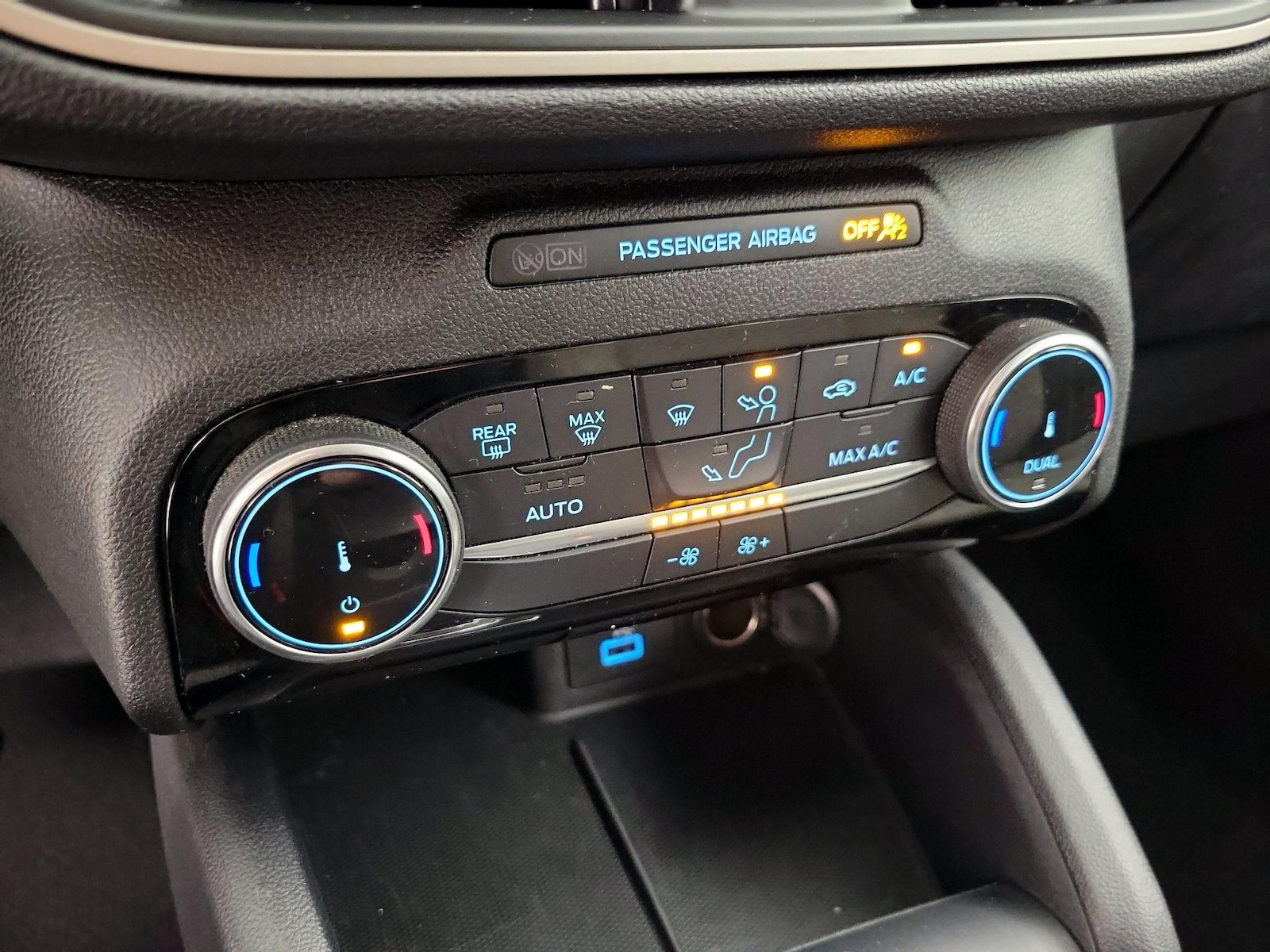 2022 Ford Escape SE - Photo 17