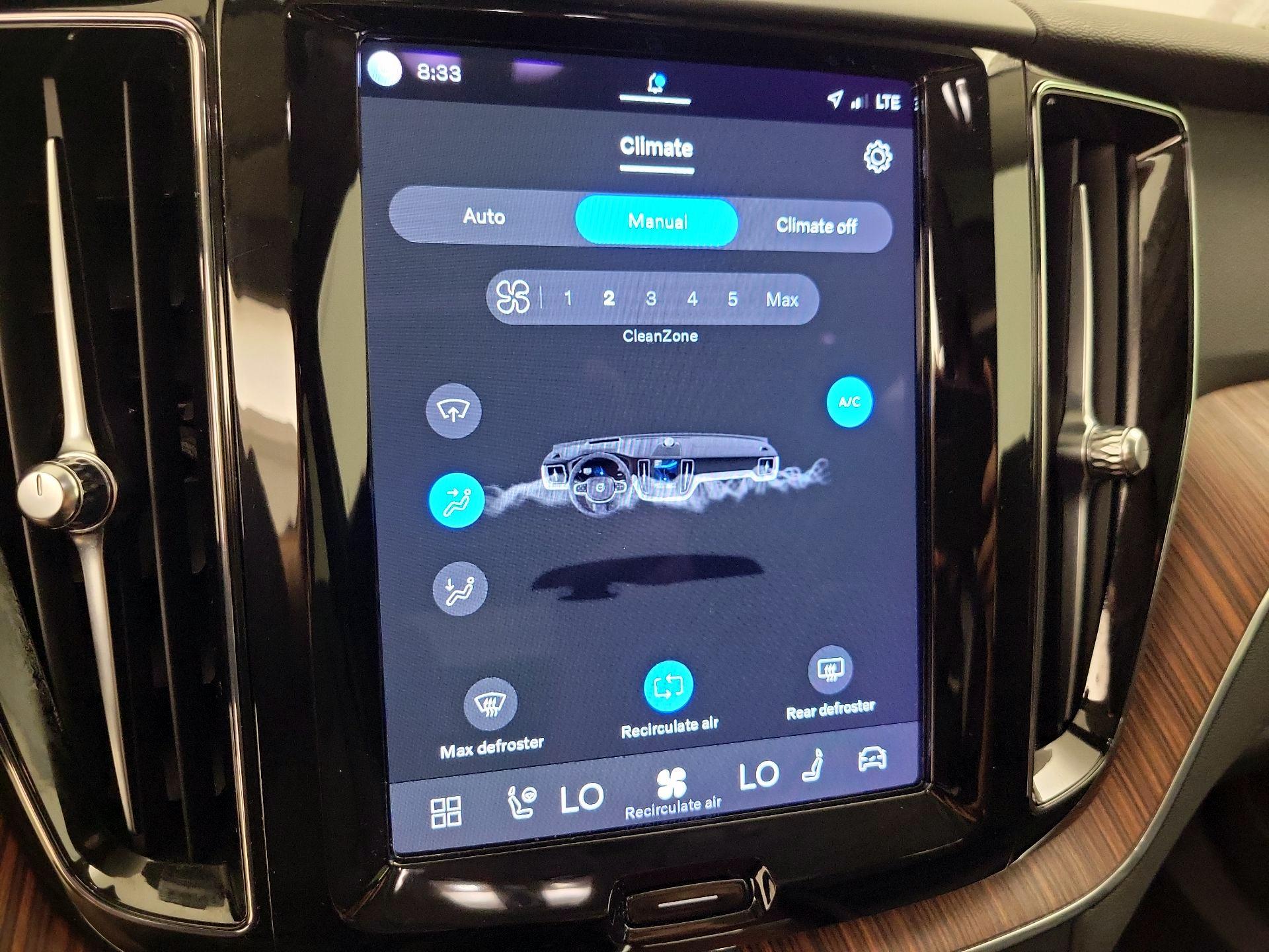 Thumbnail: 2023 Volvo XC60 - 16