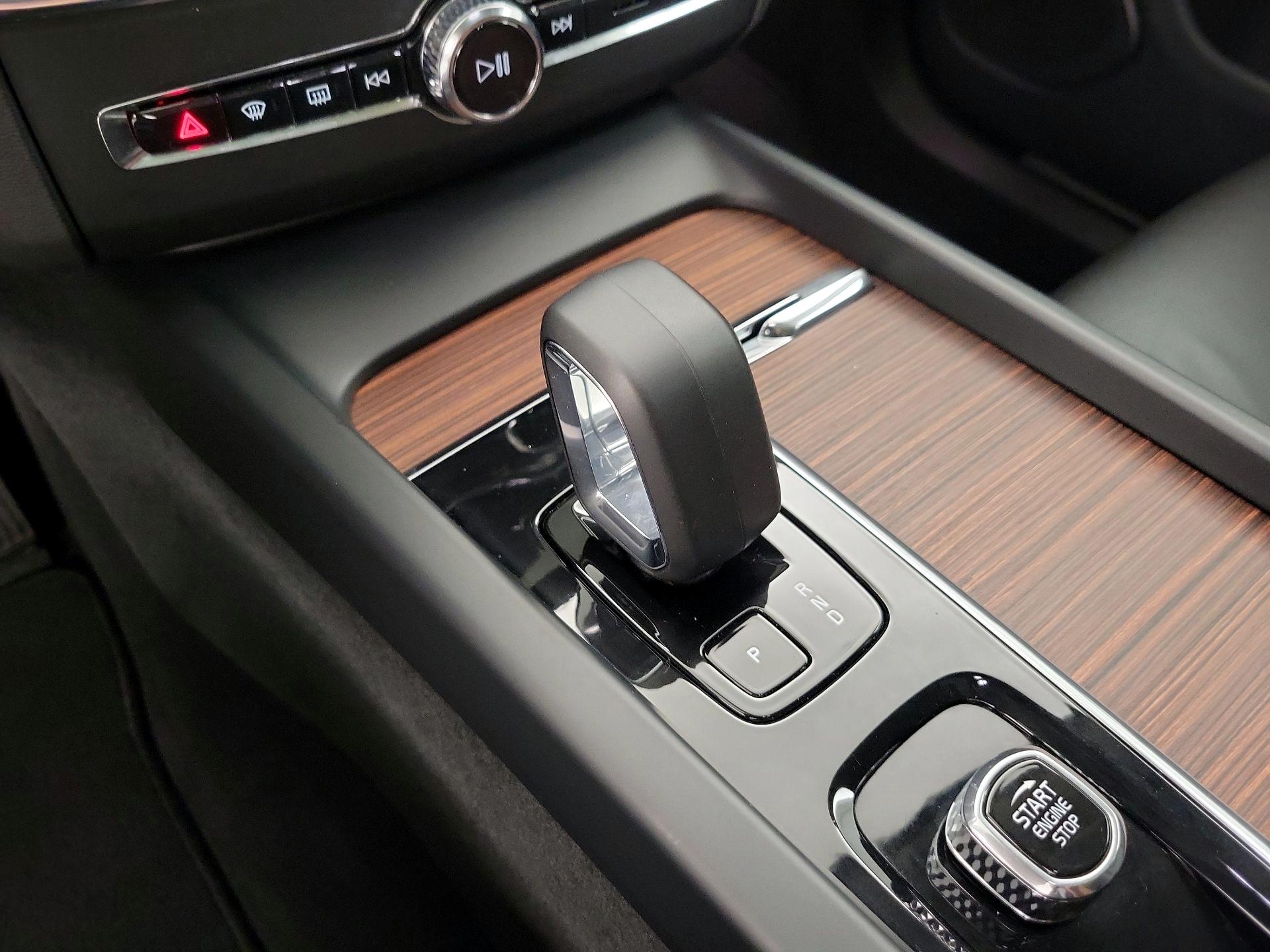 Thumbnail: 2023 Volvo XC60 - 17