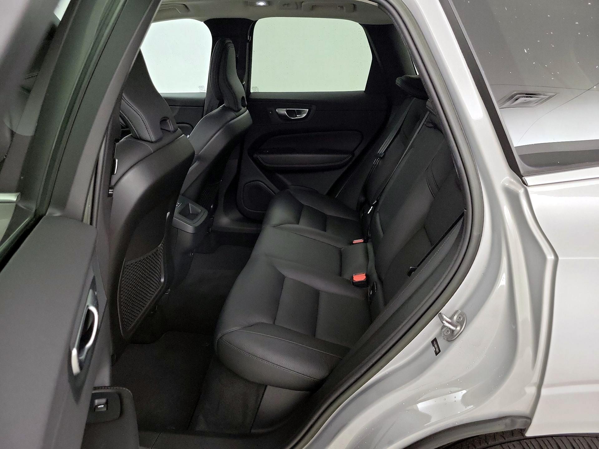 Thumbnail: 2023 Volvo XC60 - 20