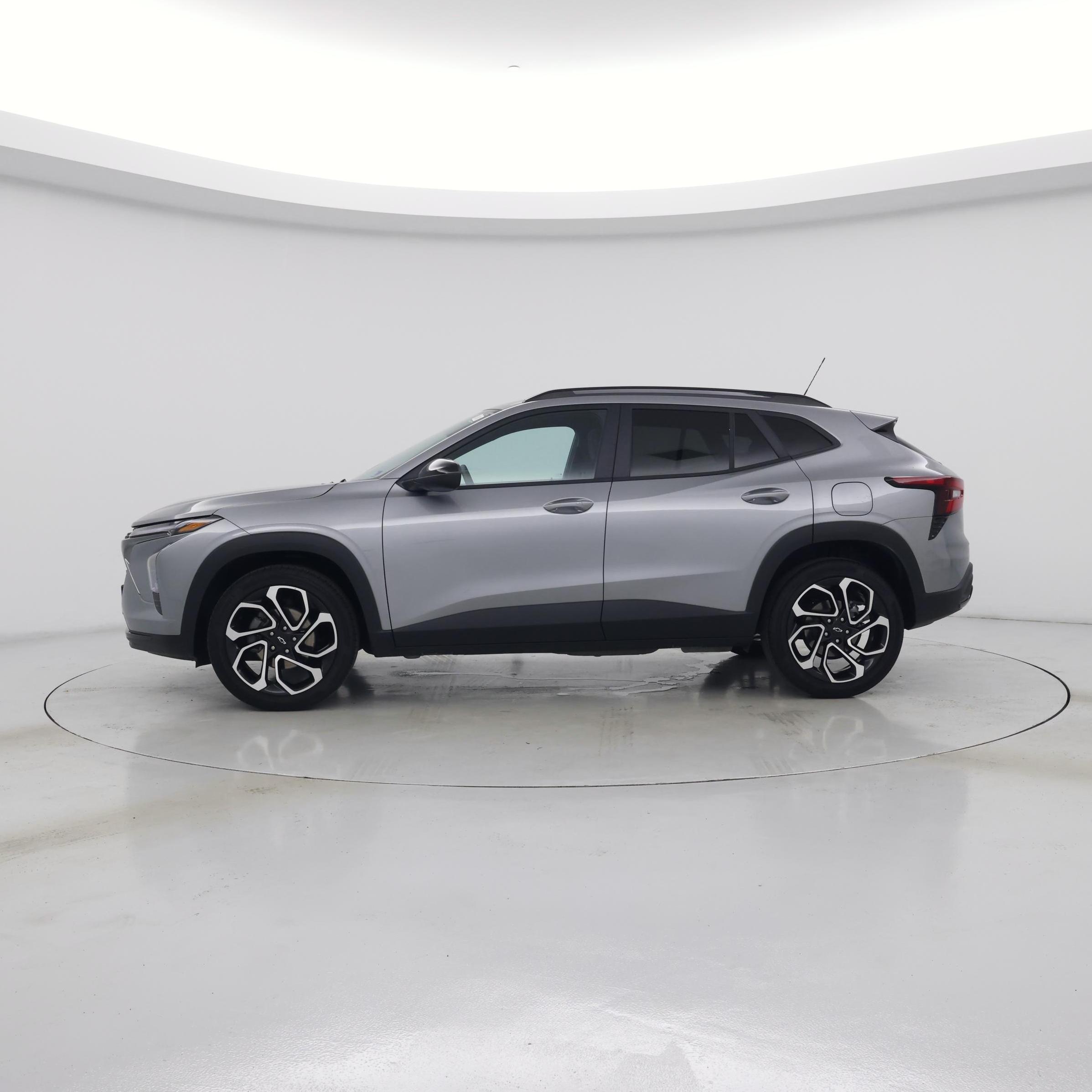 Thumbnail: 2025 Chevrolet Trax - 3