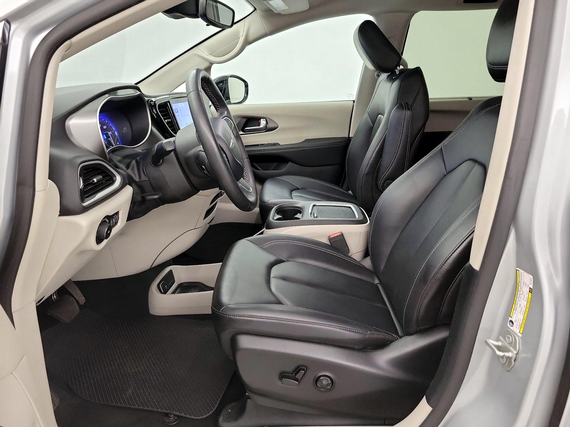 Thumbnail: 2024 Chrysler Pacifica - 11