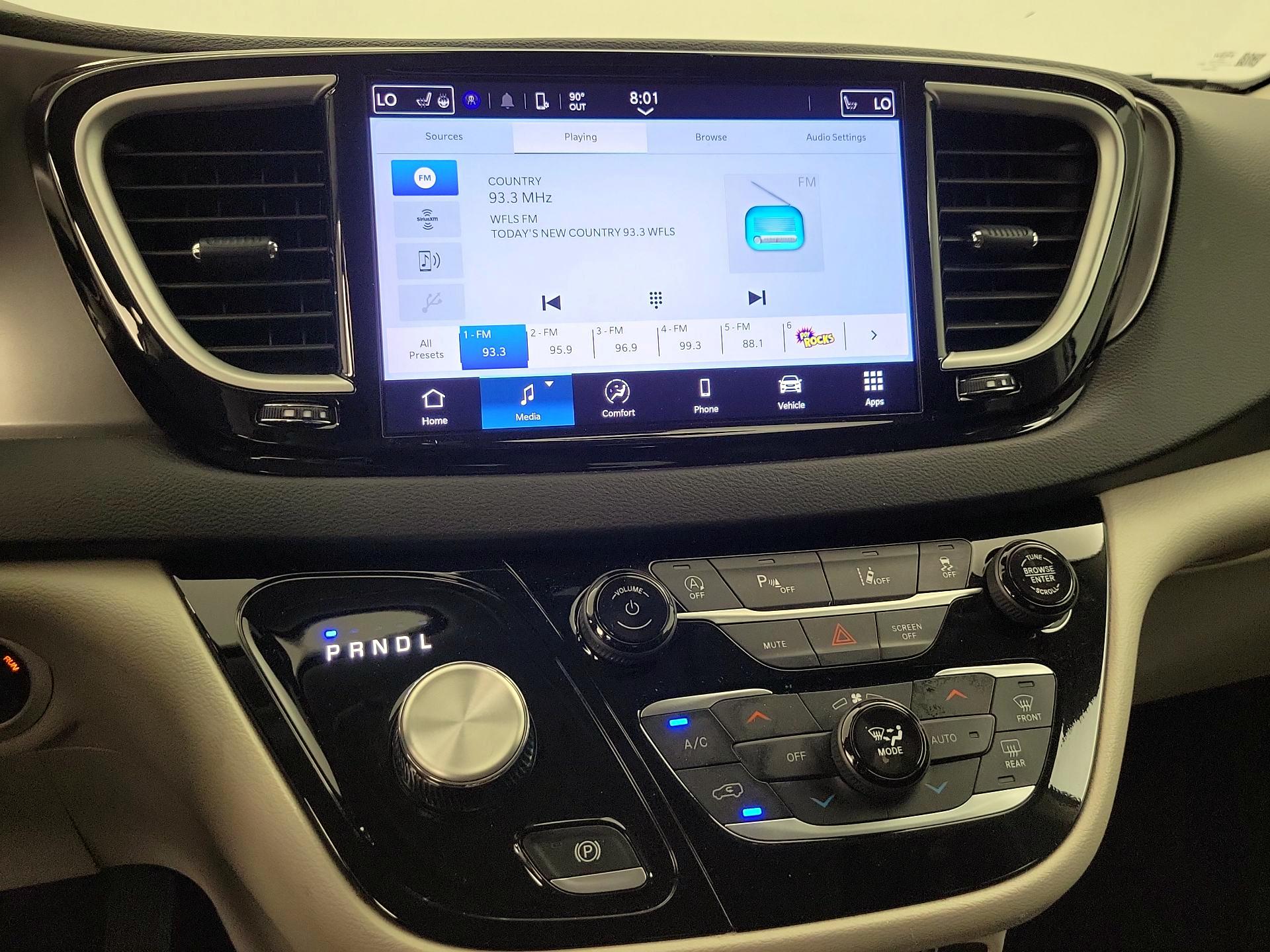 Thumbnail: 2024 Chrysler Pacifica - 15