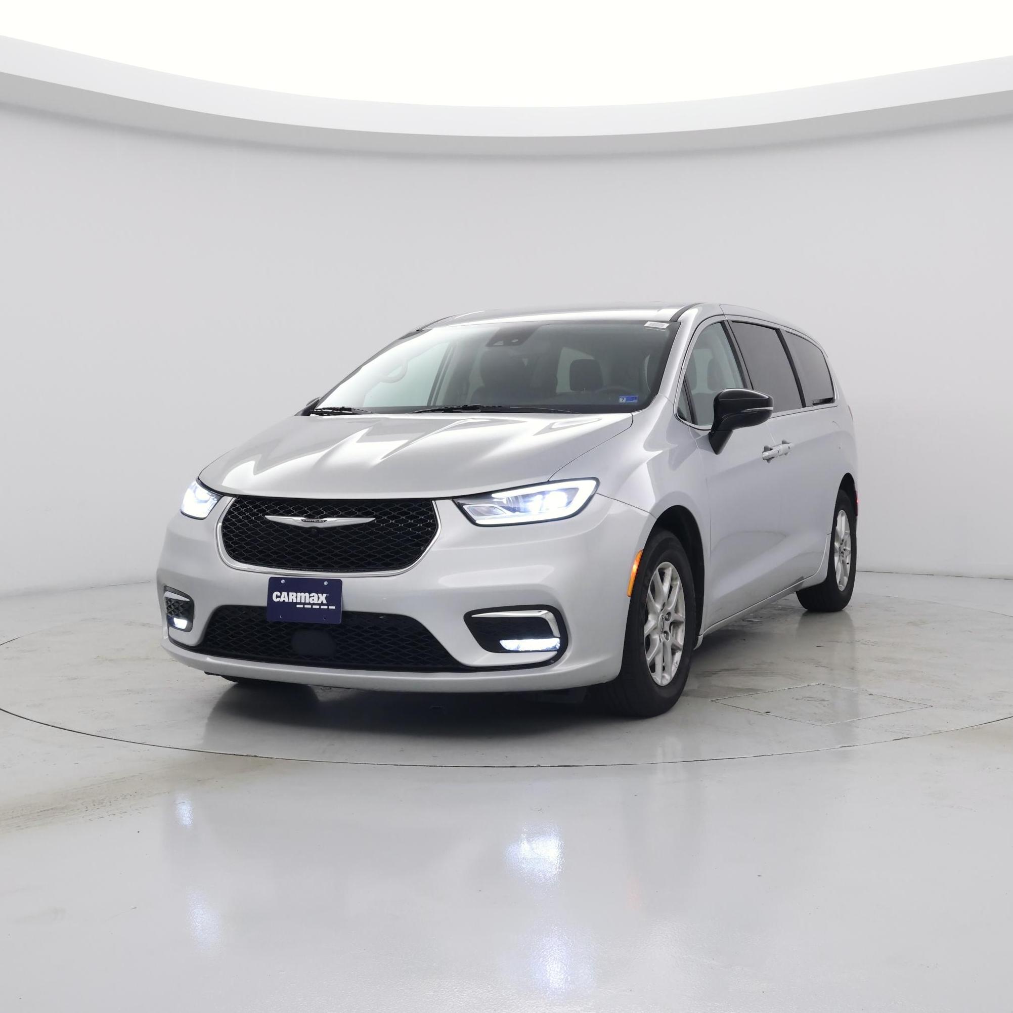 Thumbnail: 2024 Chrysler Pacifica - 4