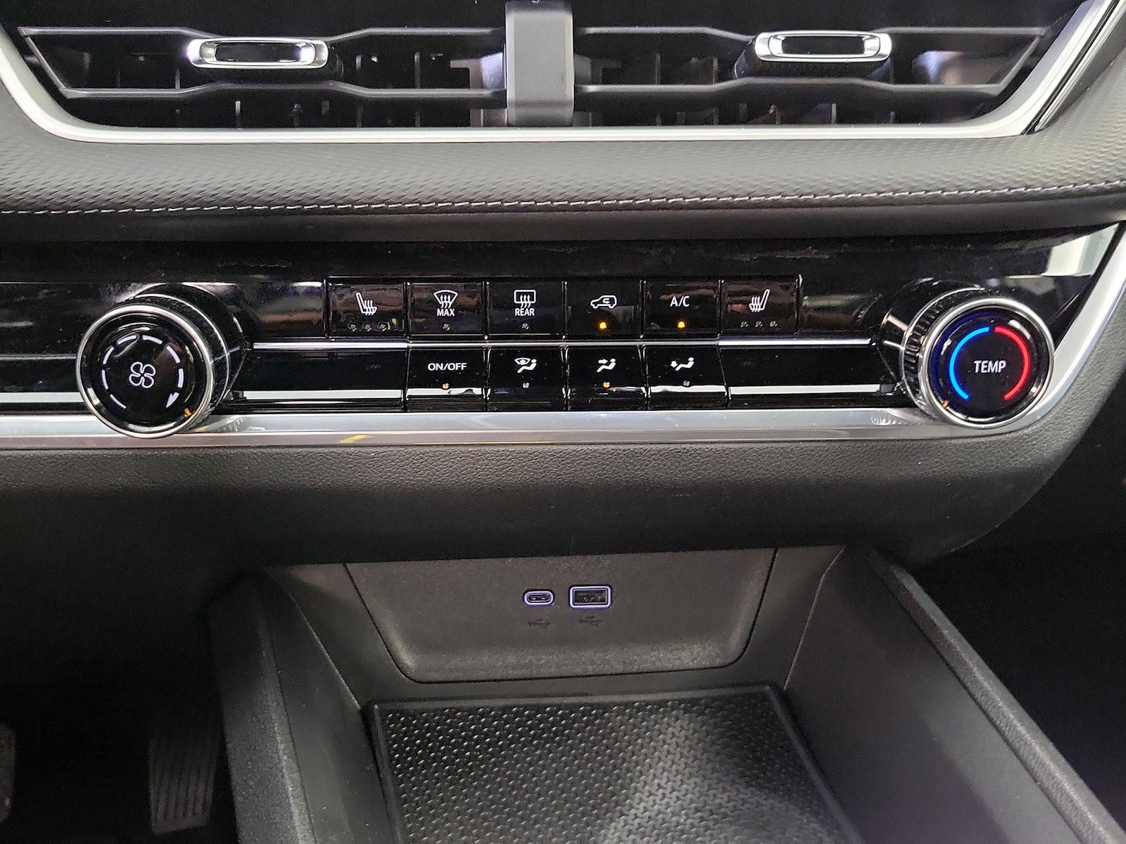 2025 Chevrolet Equinox LT - Photo 17