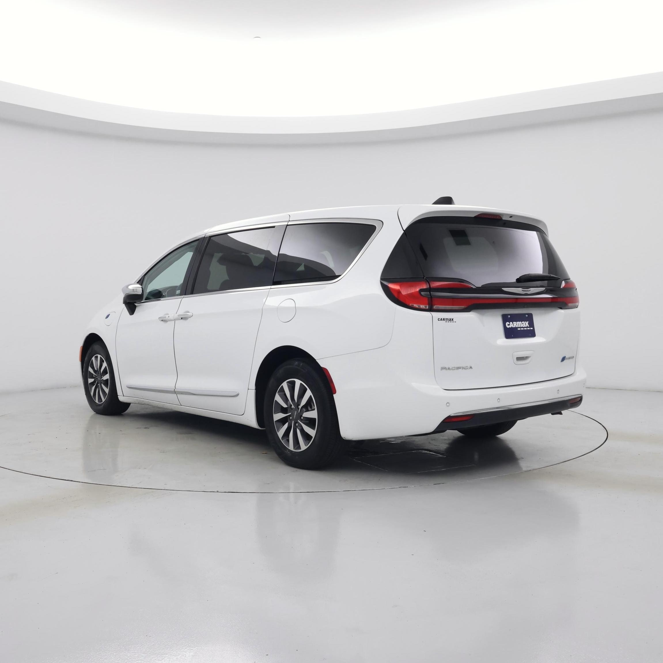 Thumbnail: 2023 Chrysler Pacifica - 2