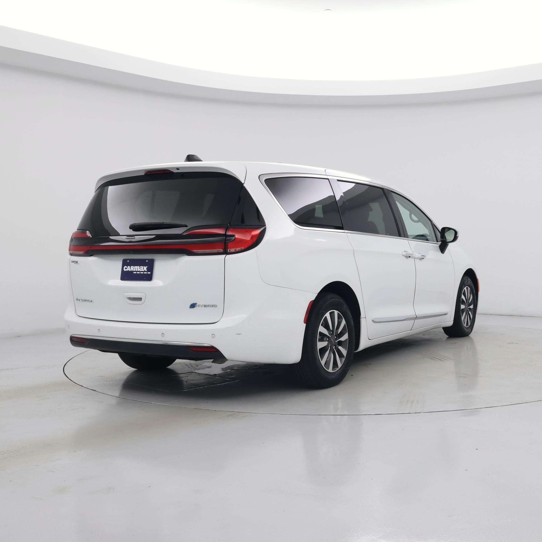 Thumbnail: 2023 Chrysler Pacifica - 8