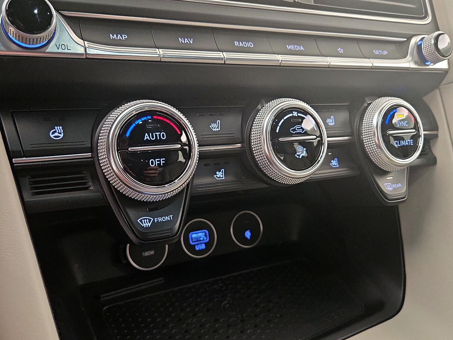 Thumbnail: 2023 Genesis G70 - 17