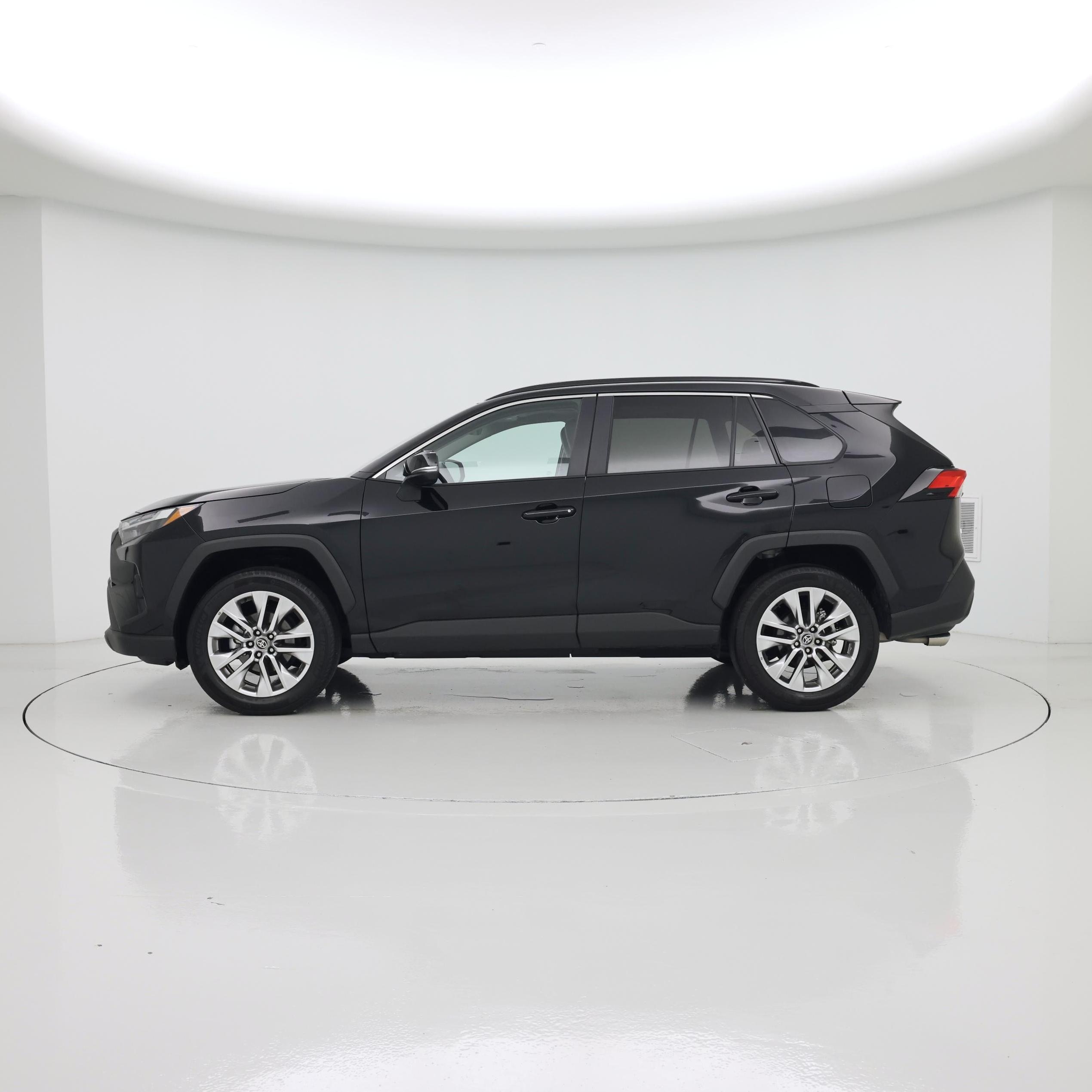 Thumbnail: 2025 Toyota RAV4 - 3