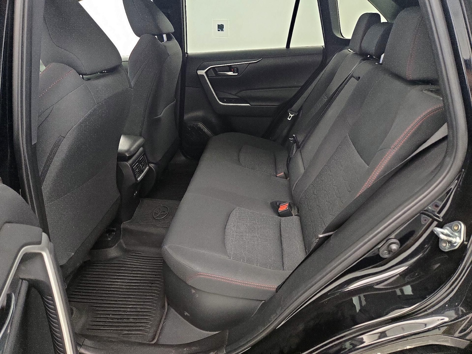 2023 Toyota RAV4 SE - Photo 21