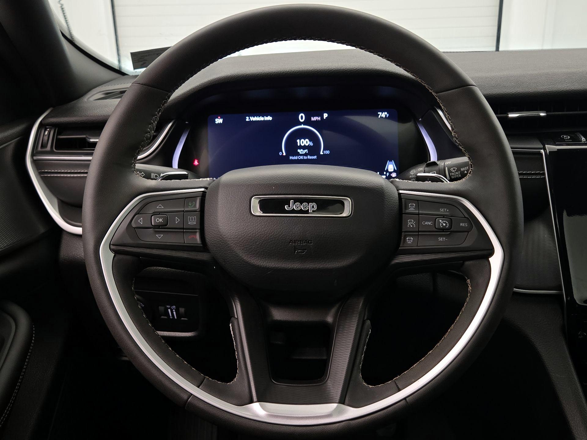 Thumbnail: 2023 Jeep Grand Cherokee - 10