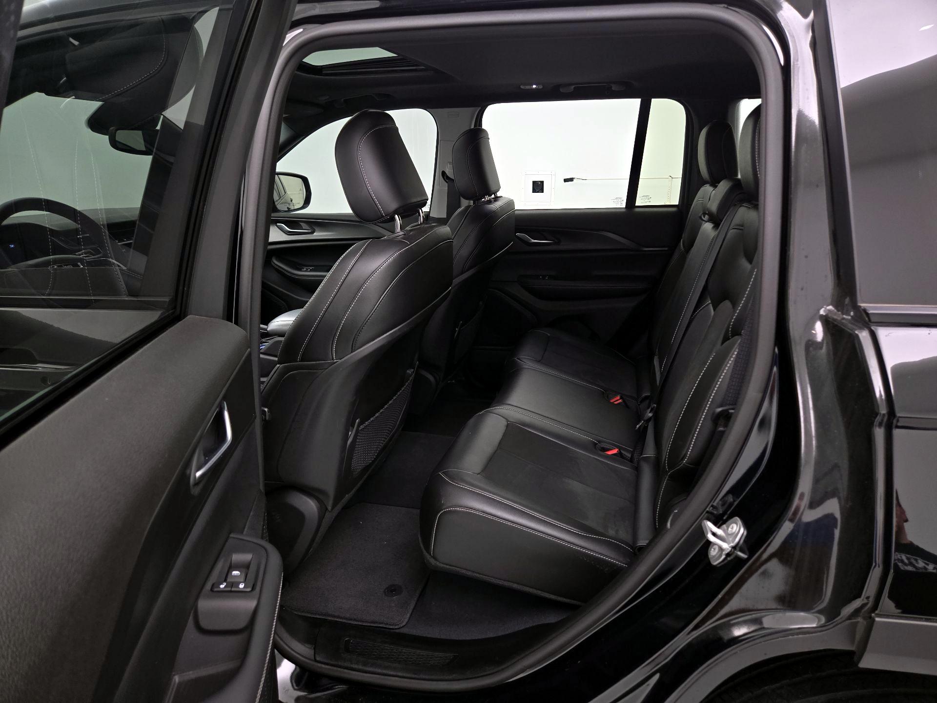 Thumbnail: 2023 Jeep Grand Cherokee - 20