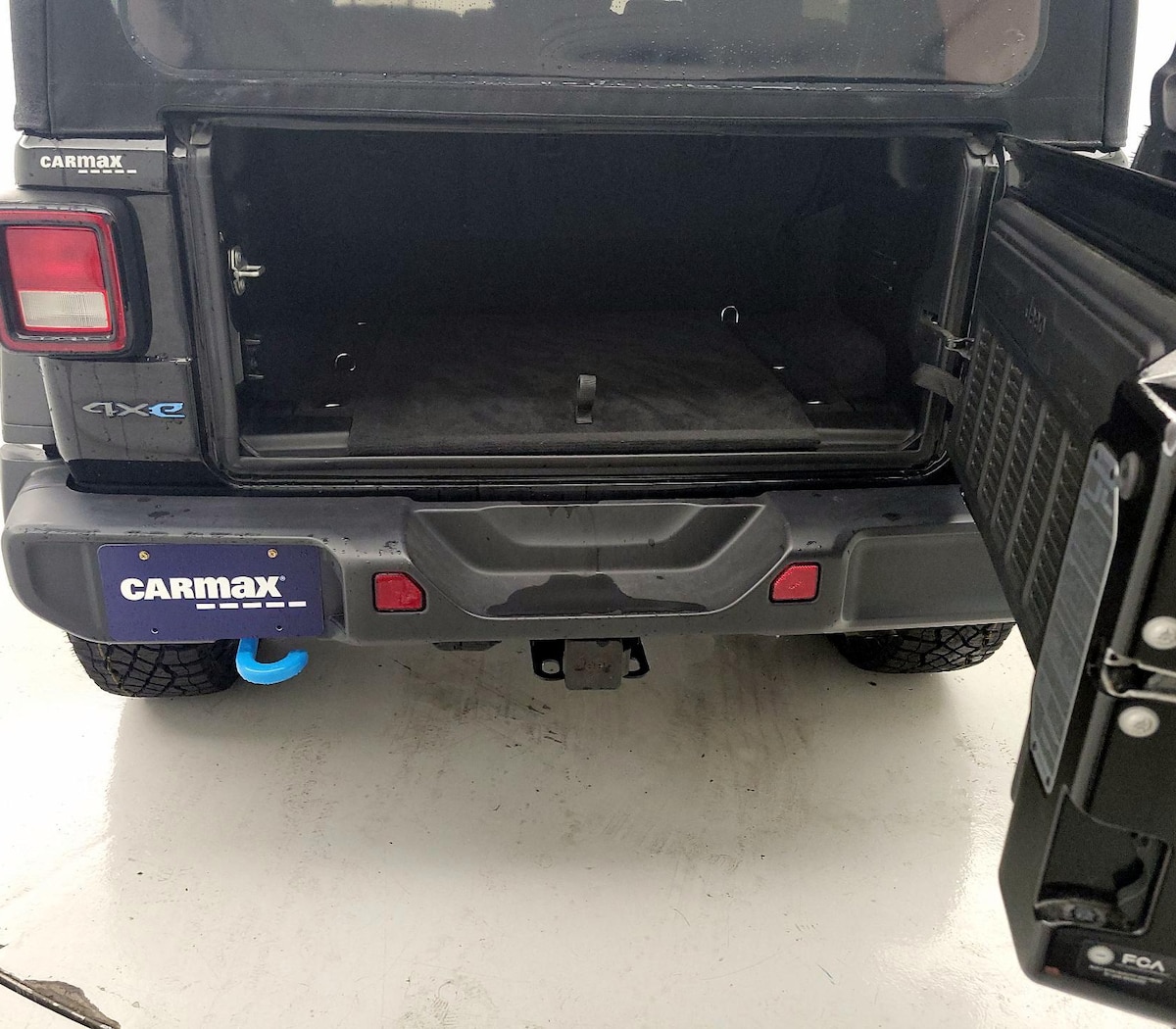 Trunk/Cargo (Seats Up)