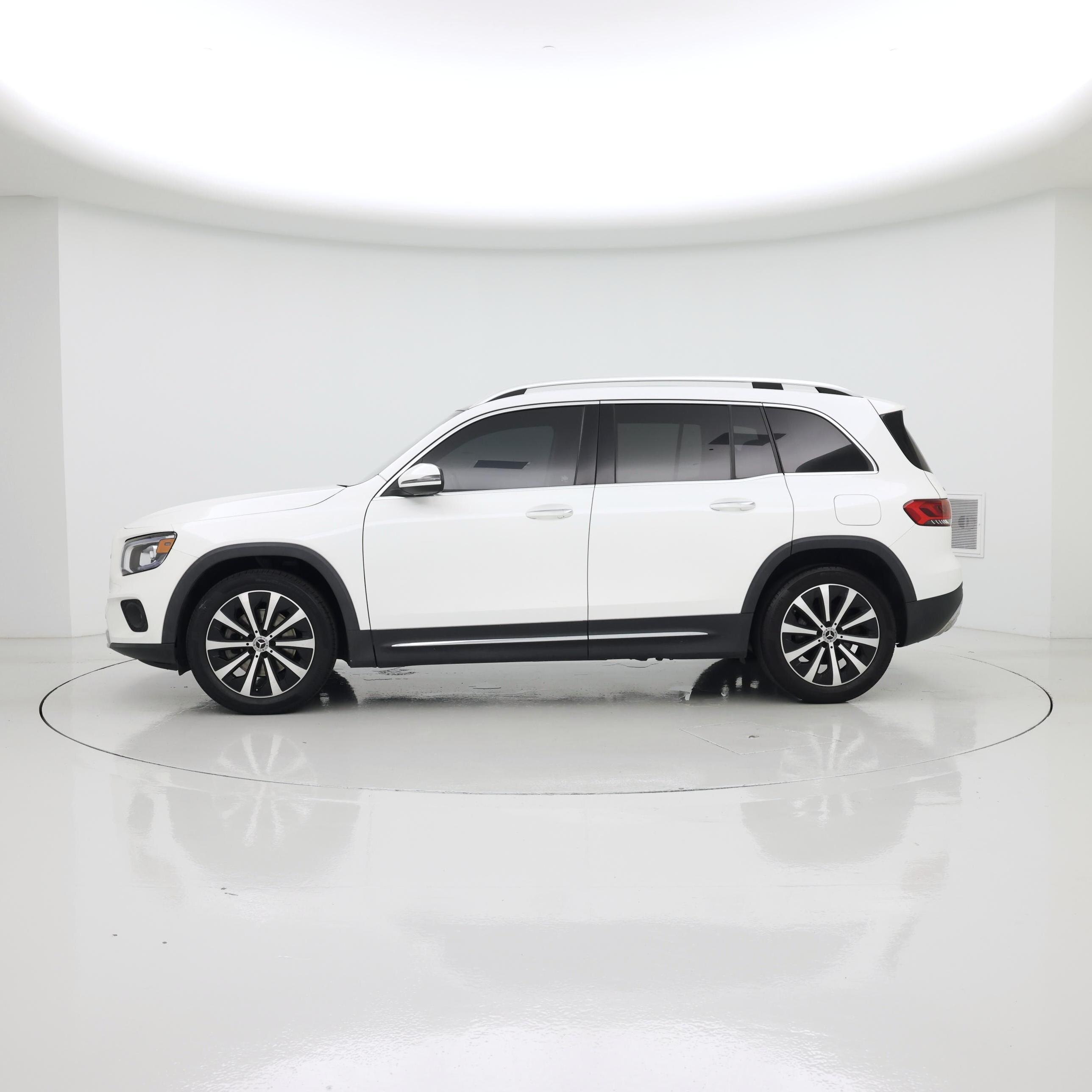 Thumbnail: 2023 Mercedes-Benz GLB - 3