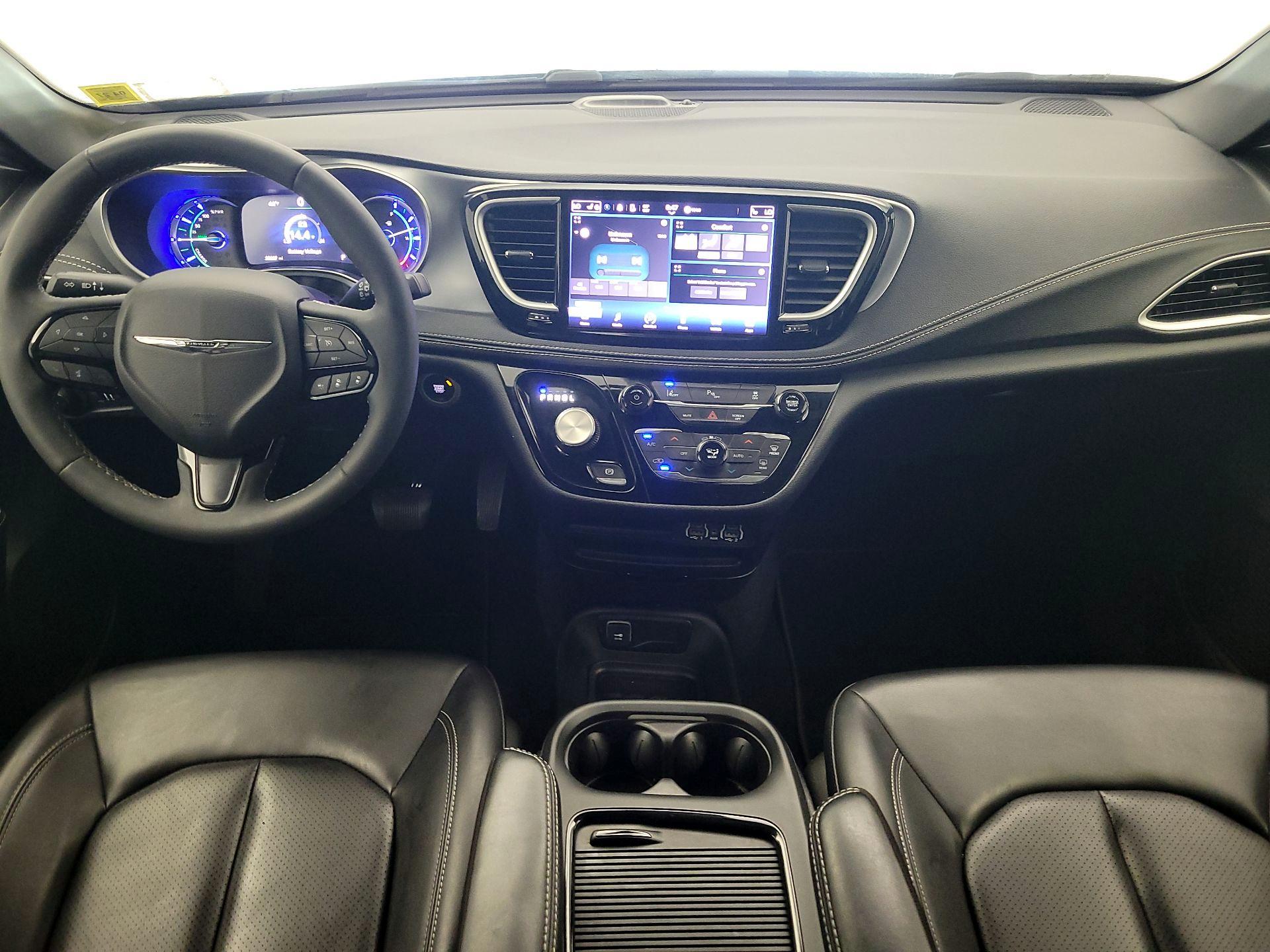 Thumbnail: 2023 Chrysler Pacifica - 9