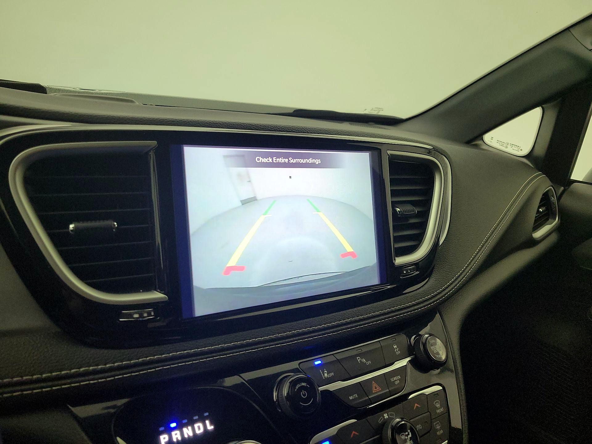 Thumbnail: 2023 Chrysler Pacifica - 13