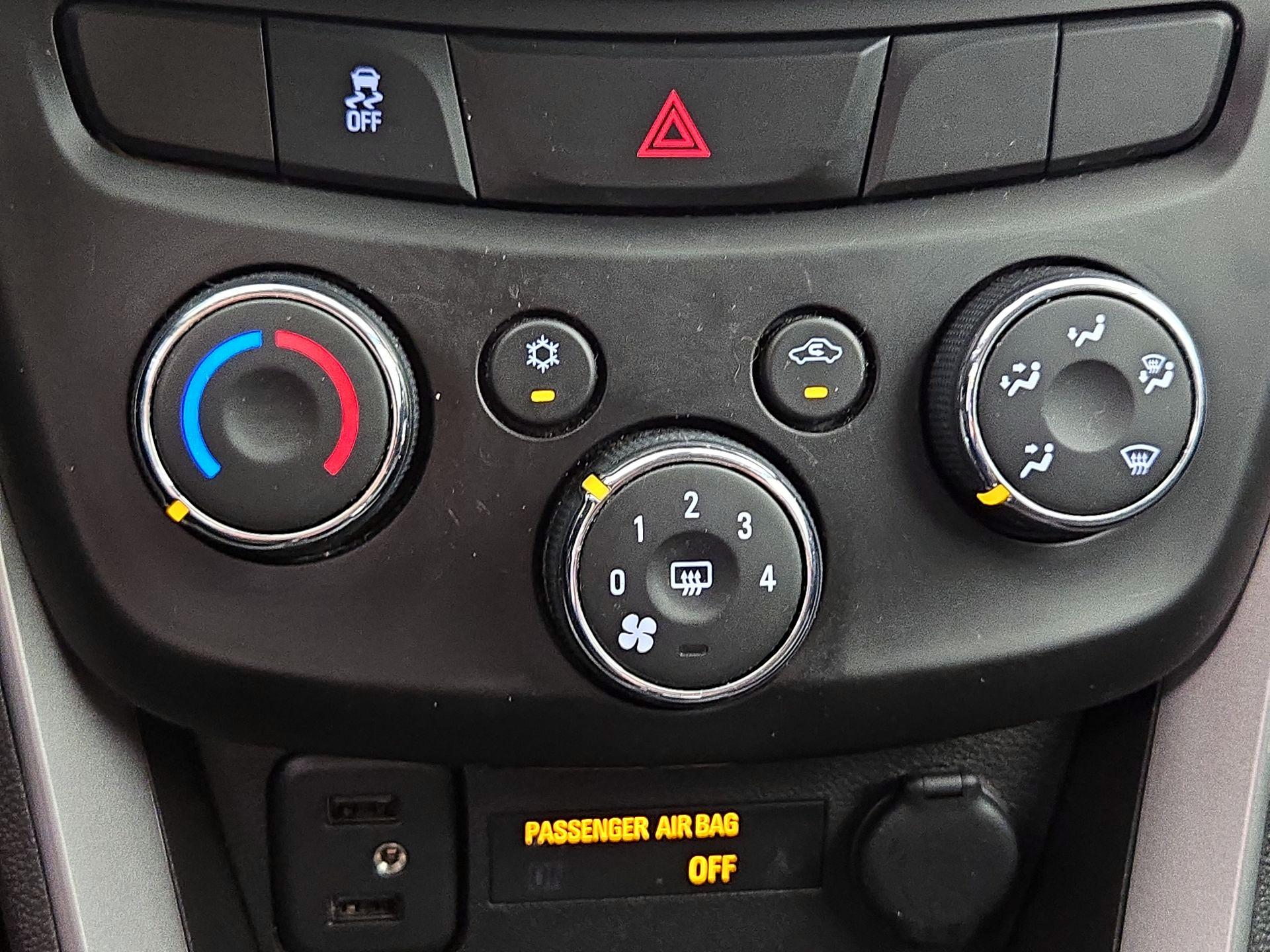 Thumbnail: 2020 Chevrolet Trax - 16