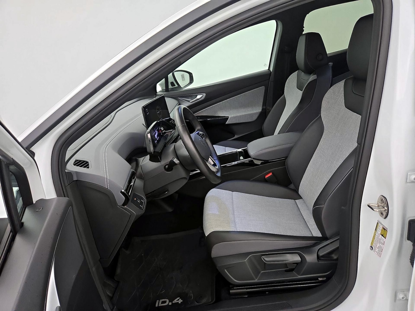 2023 Volkswagen ID.4 PRO - Photo 12