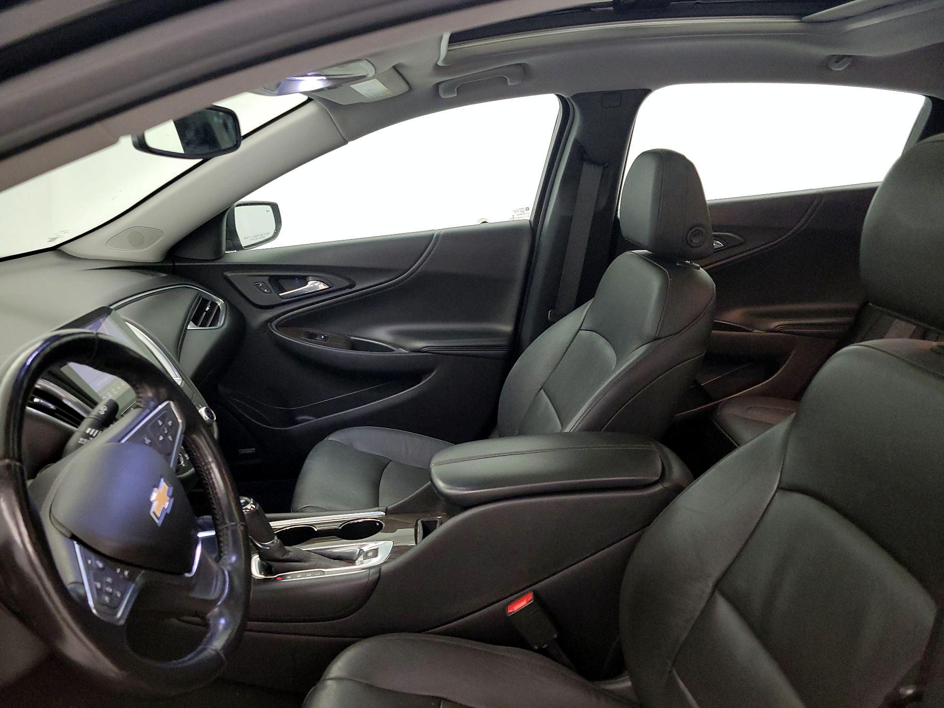 Thumbnail: 2020 Chevrolet Malibu - 11