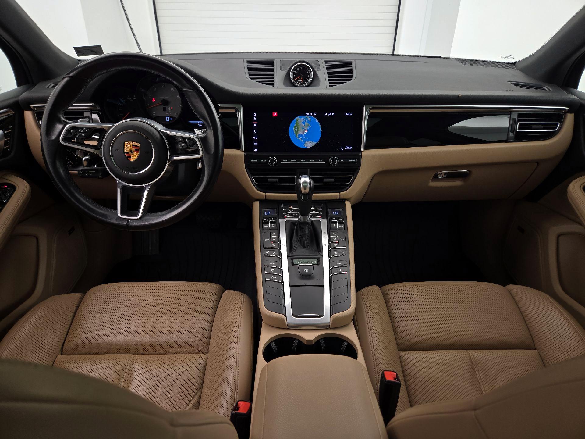 Thumbnail: 2021 Porsche Macan - 9