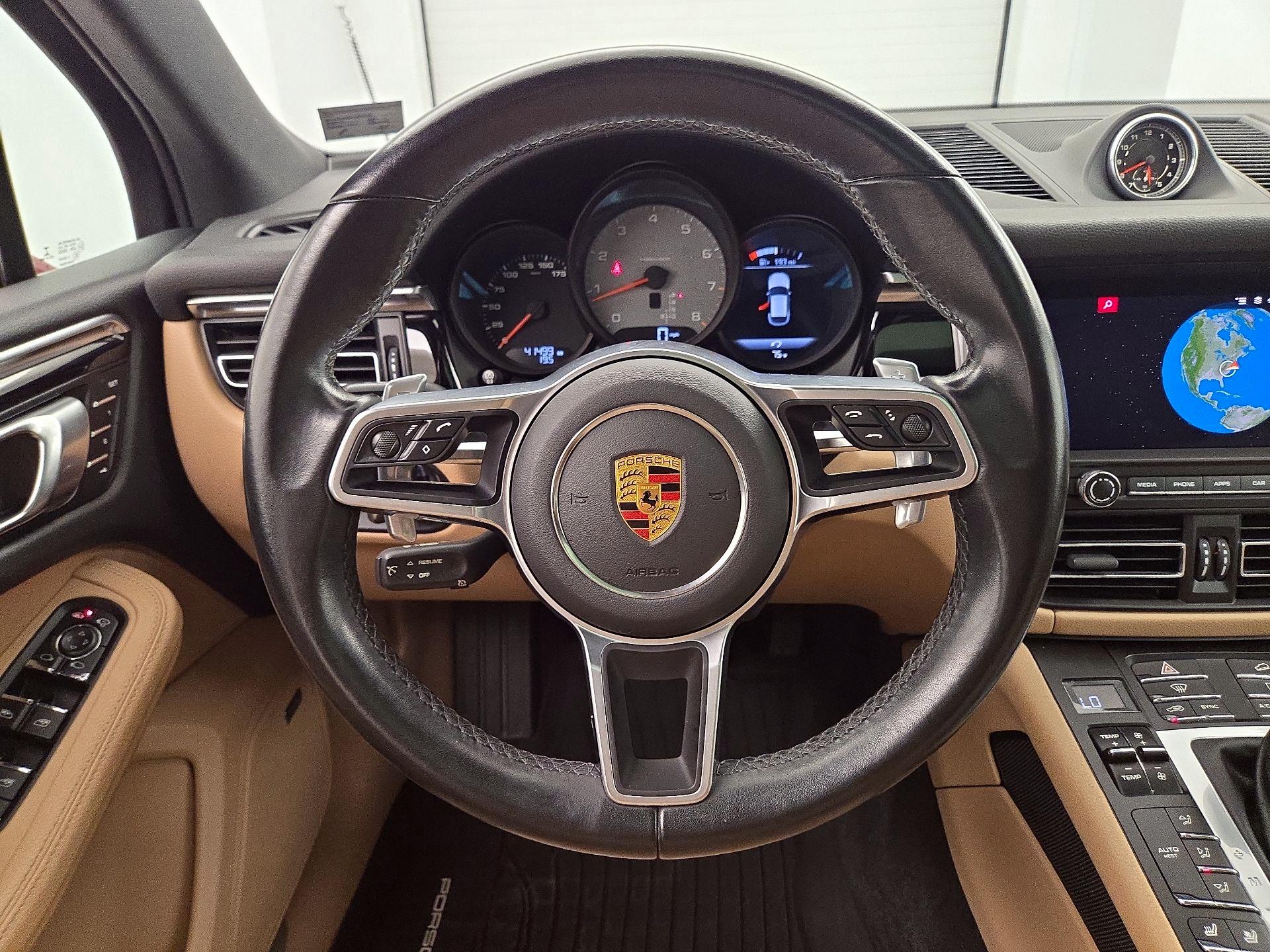 Thumbnail: 2021 Porsche Macan - 10