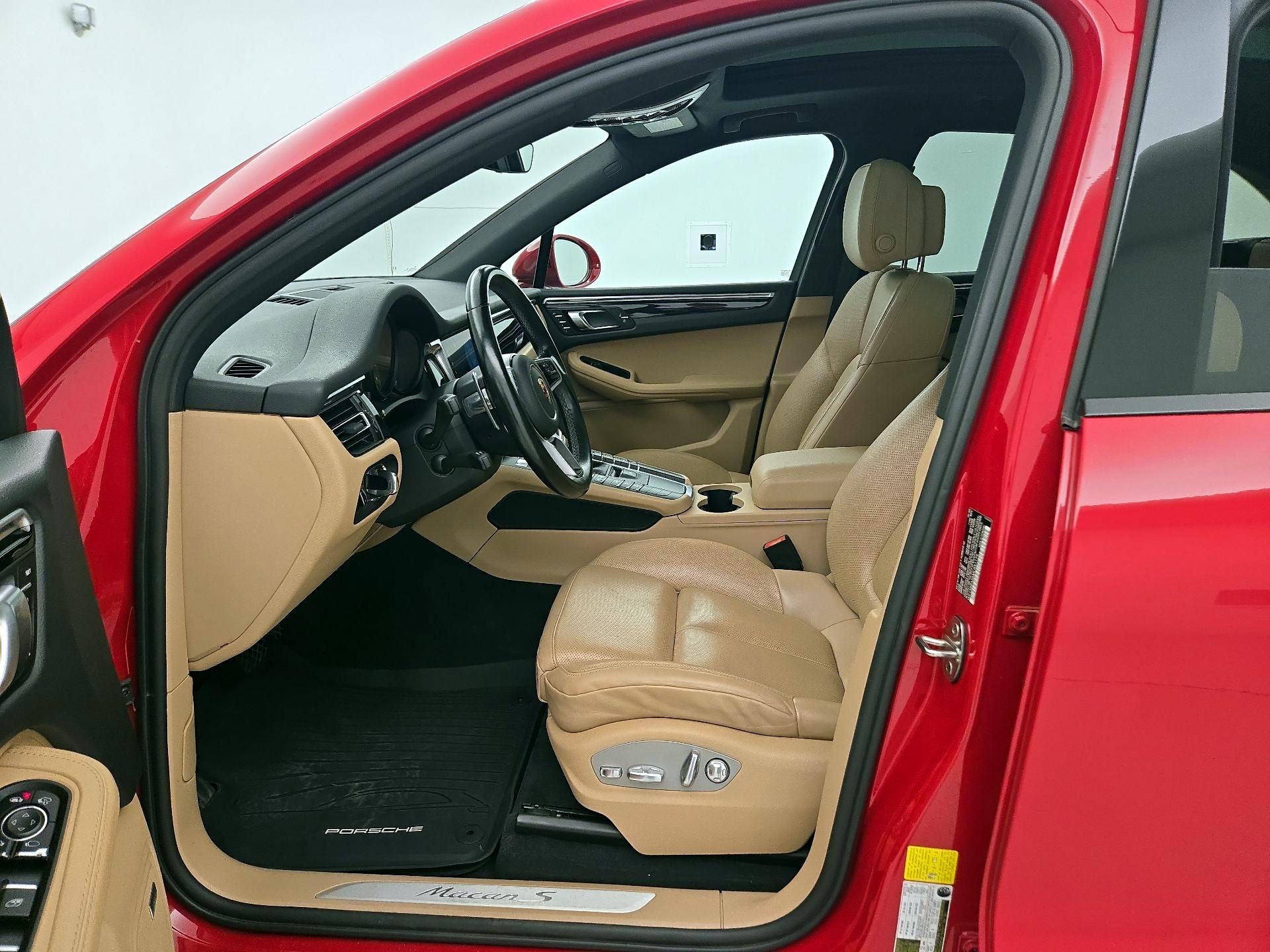 Thumbnail: 2021 Porsche Macan - 11