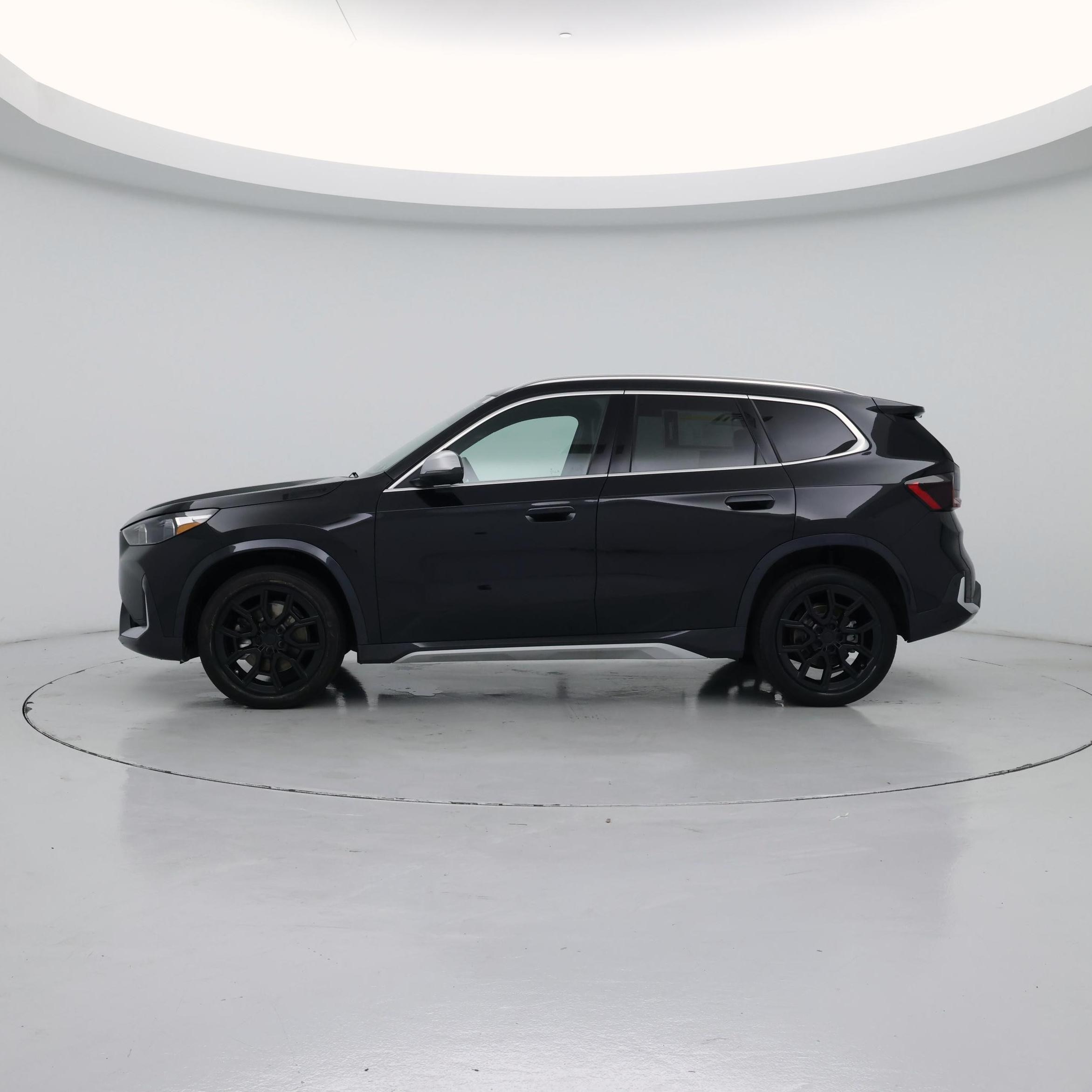 Thumbnail: 2023 BMW X1 - 3