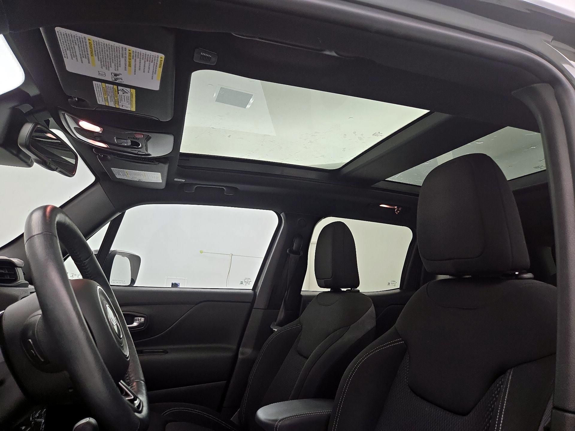 Thumbnail: 2022 Jeep Renegade - 19