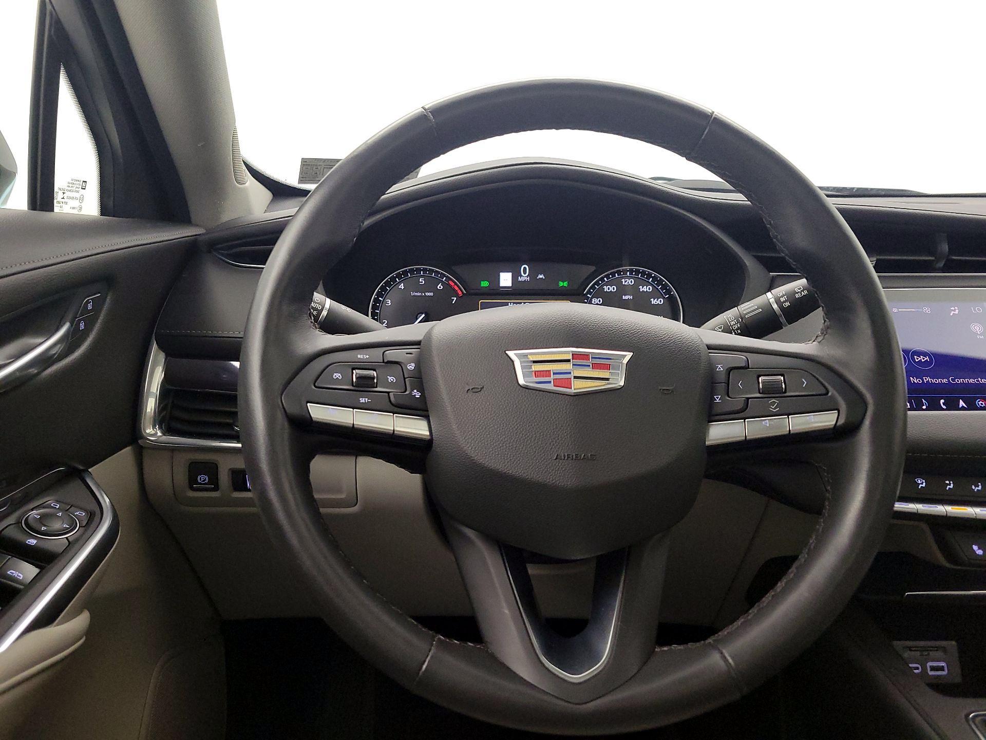 Thumbnail: 2021 Cadillac XT4 - 10