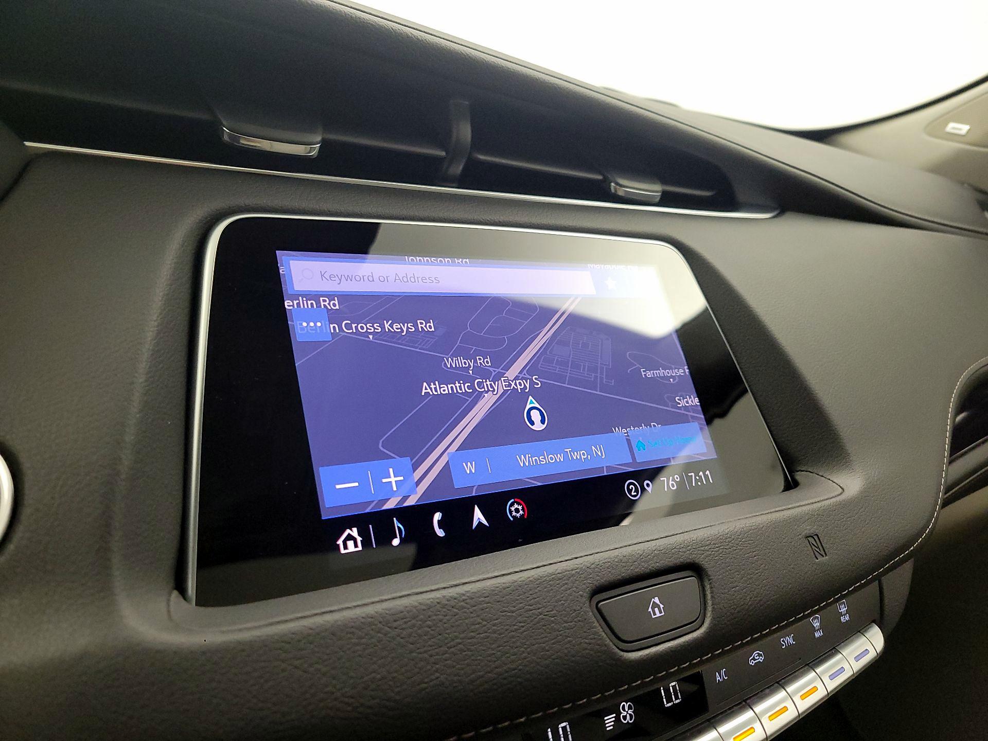Thumbnail: 2021 Cadillac XT4 - 14