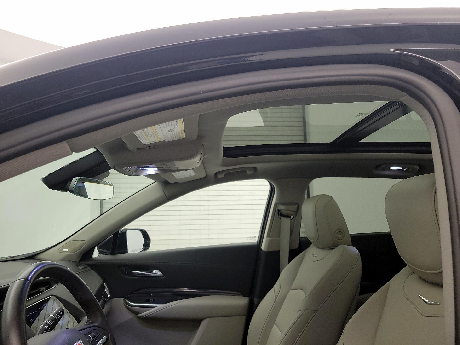 Thumbnail: 2021 Cadillac XT4 - 20