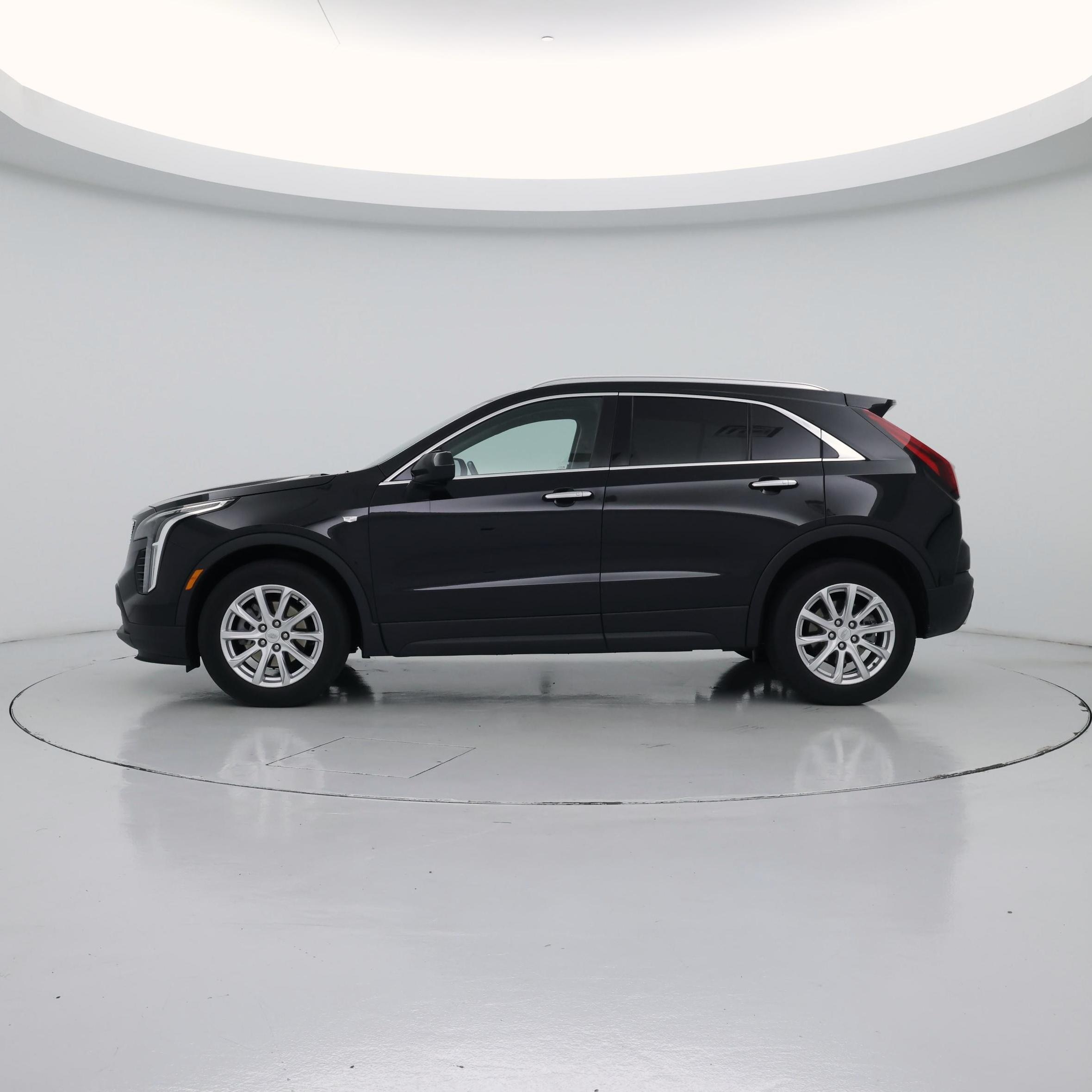 Thumbnail: 2021 Cadillac XT4 - 3