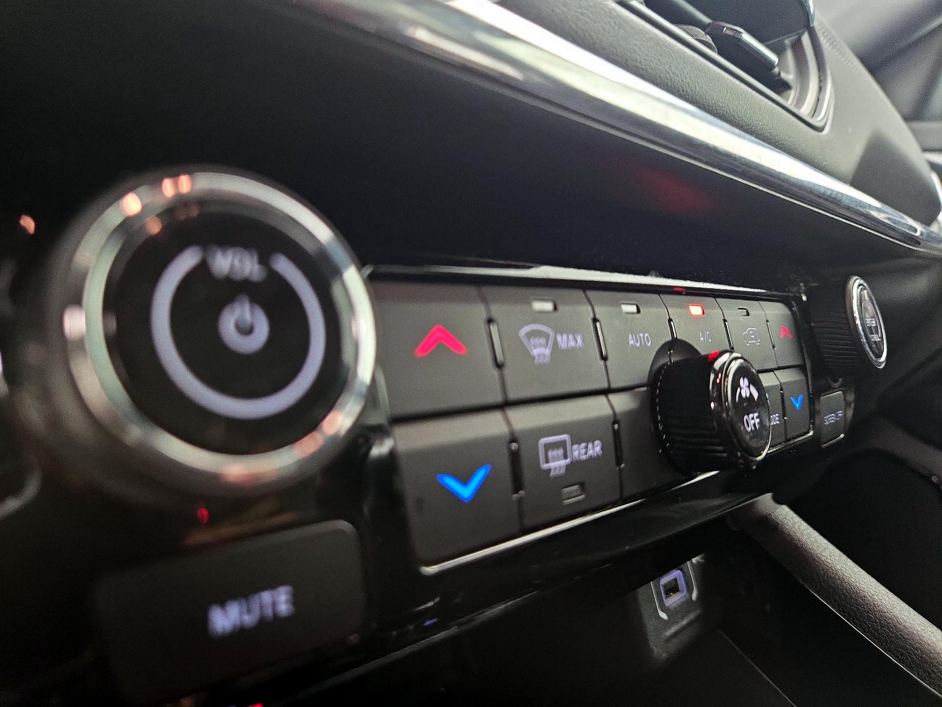 Thumbnail: 2022 Jeep Compass - 17