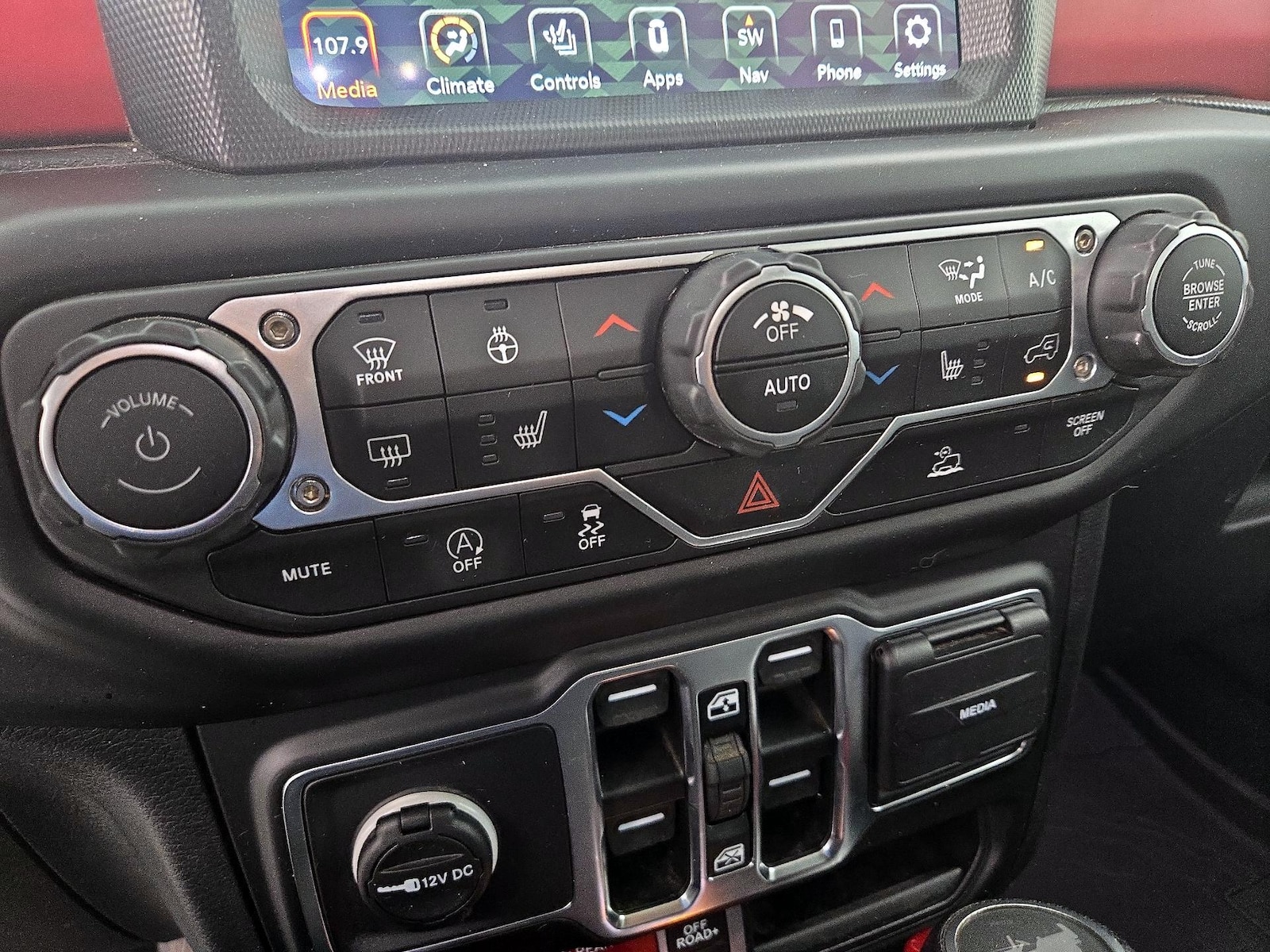 2023 Jeep Wrangler 4-Door Rubicon - Photo 18