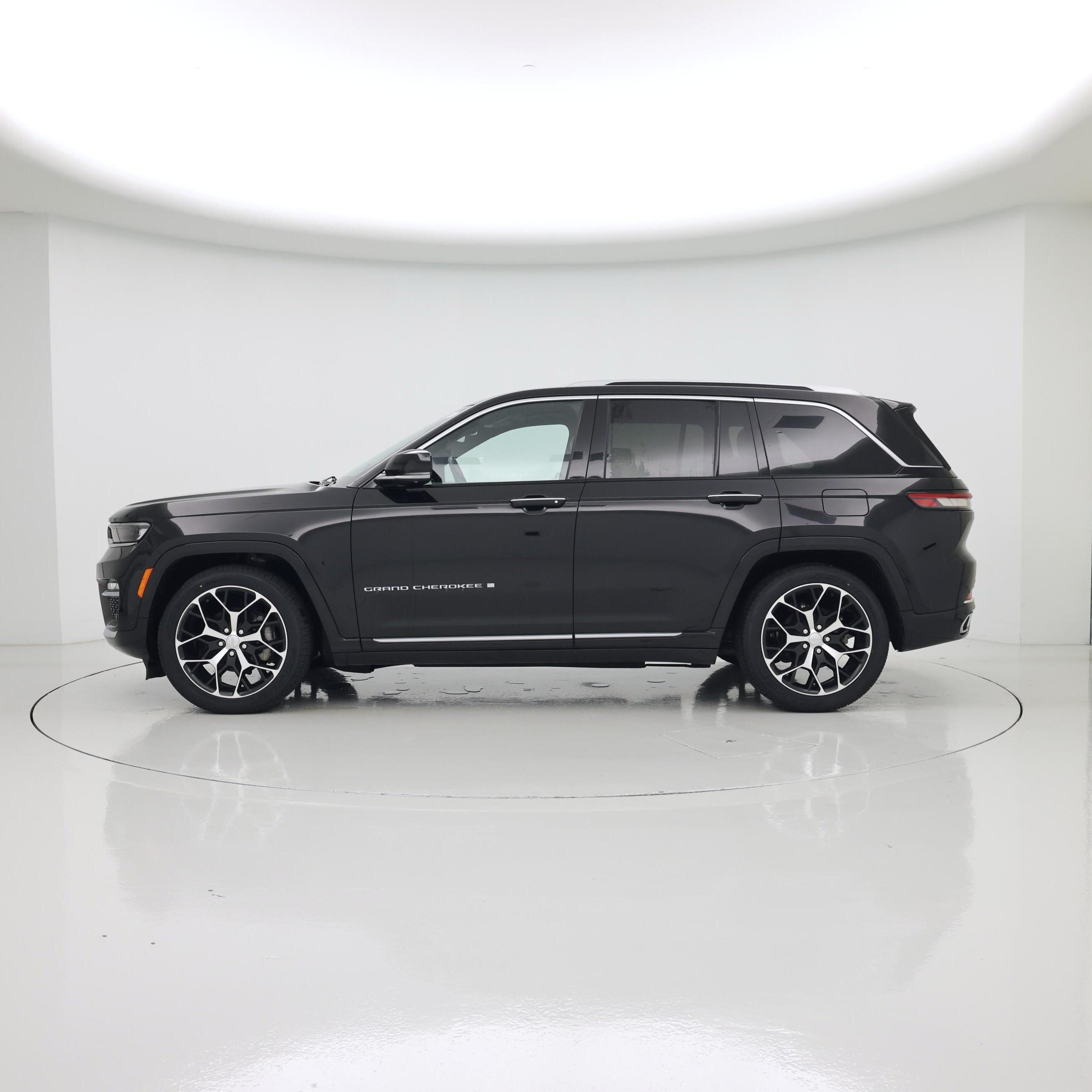Thumbnail: 2023 Jeep Grand Cherokee - 3