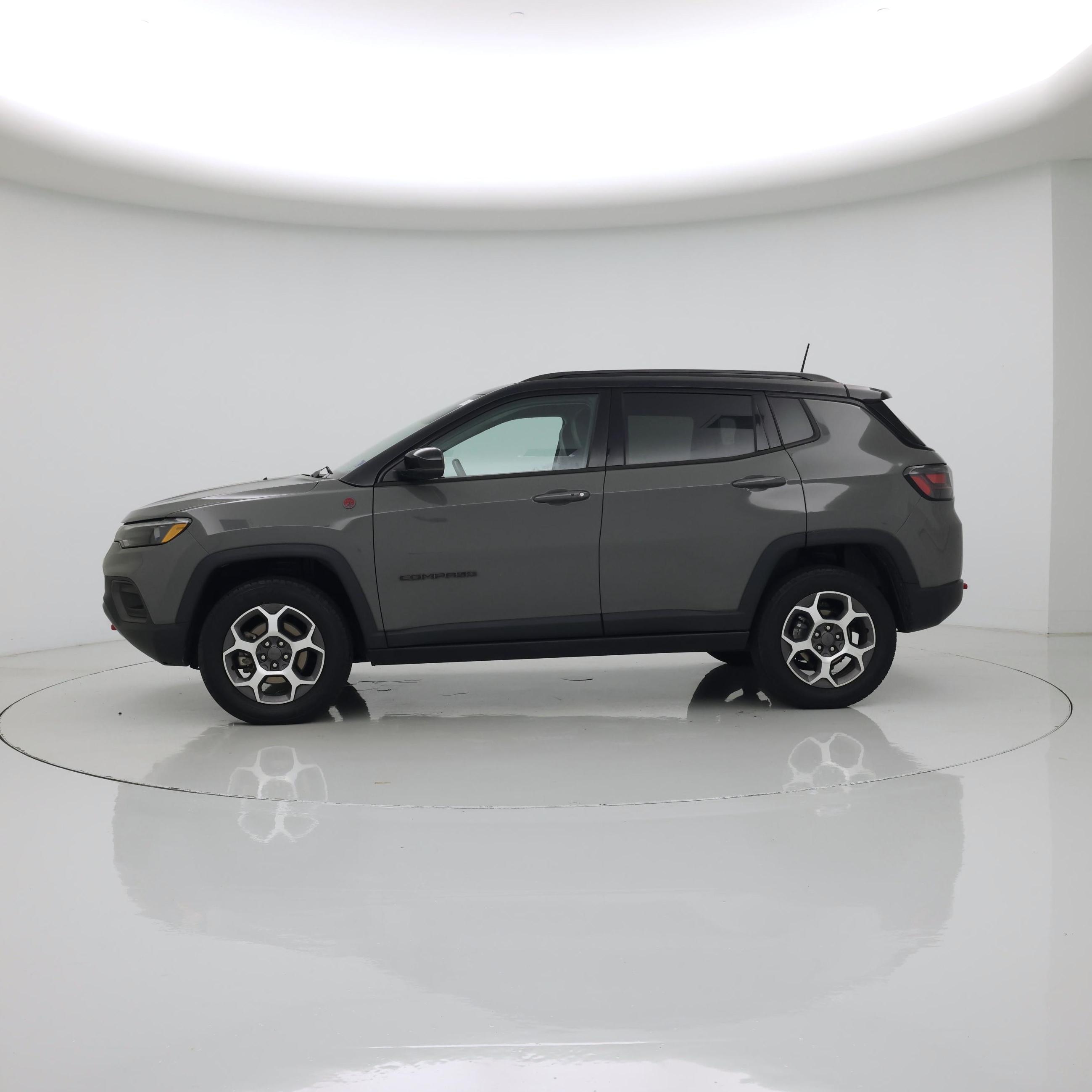 Thumbnail: 2022 Jeep Compass - 3