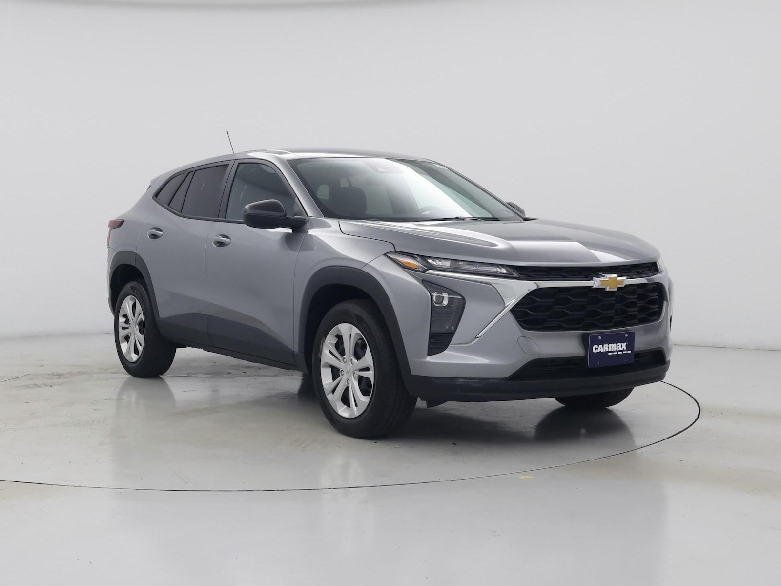 2025 Chevrolet Trax LS - Photo 2