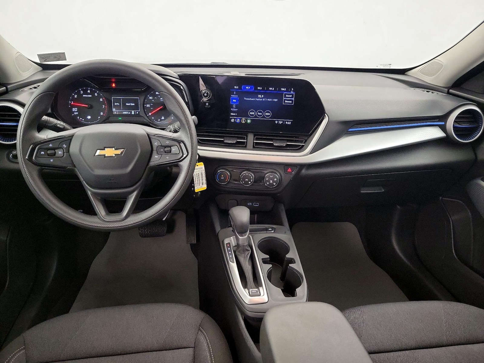 2025 Chevrolet Trax LS - Photo 10