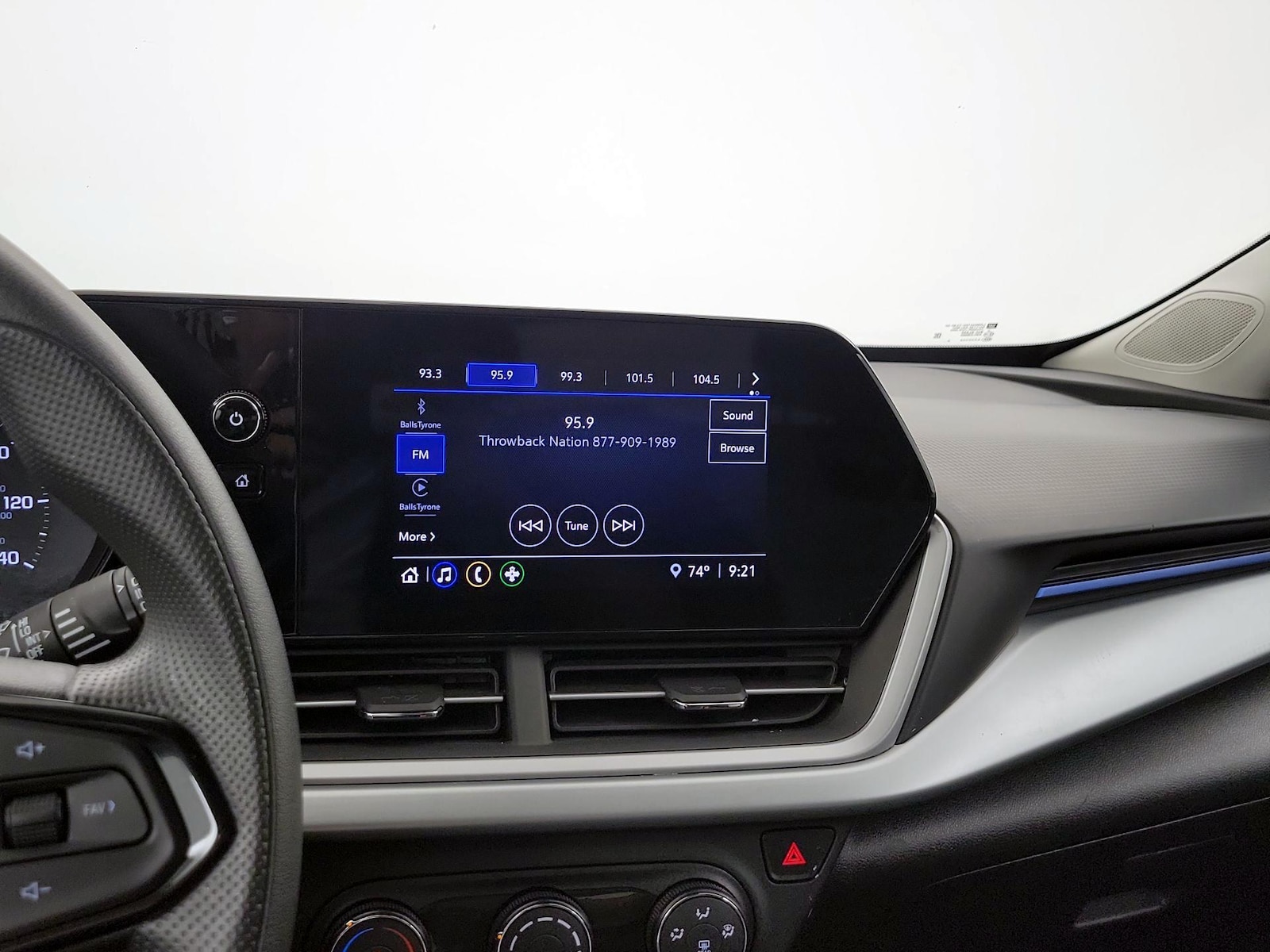 2025 Chevrolet Trax LS - Photo 16