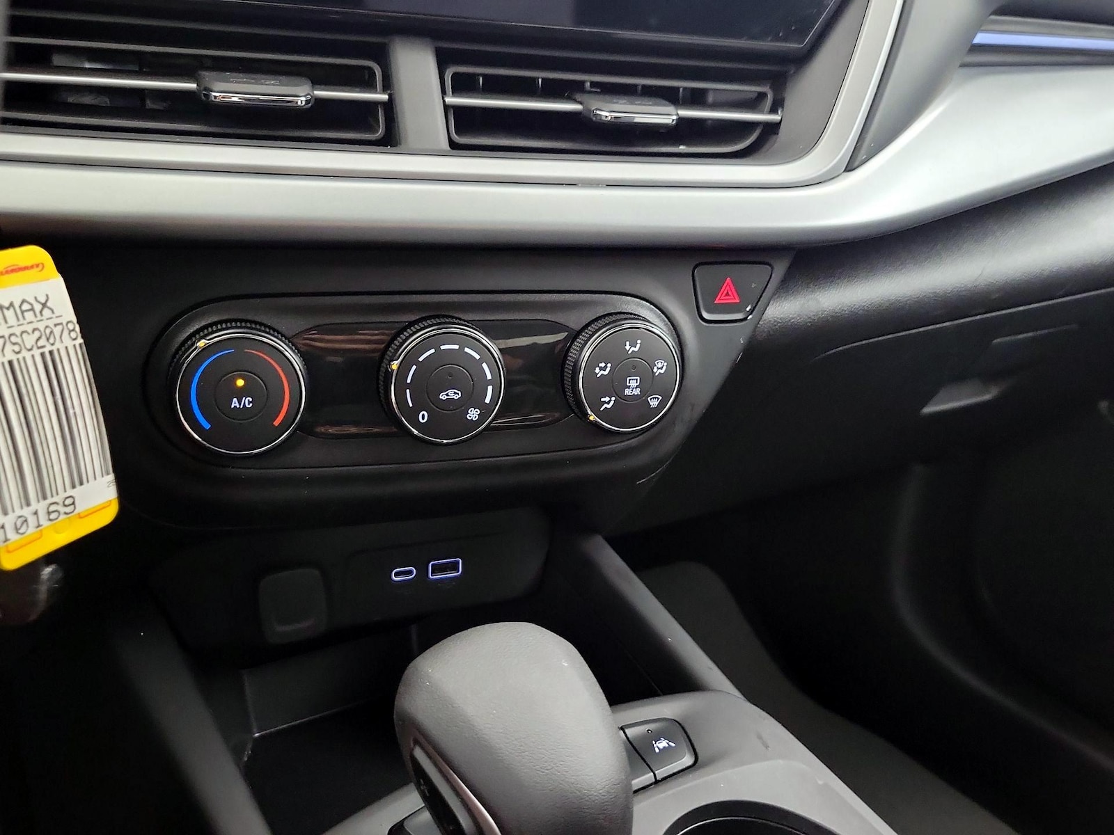2025 Chevrolet Trax LS - Photo 17
