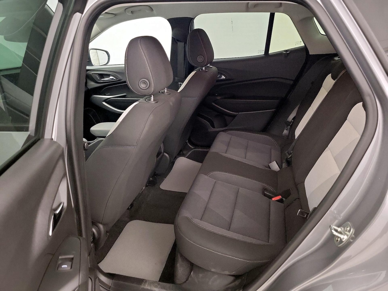 2025 Chevrolet Trax LS - Photo 20