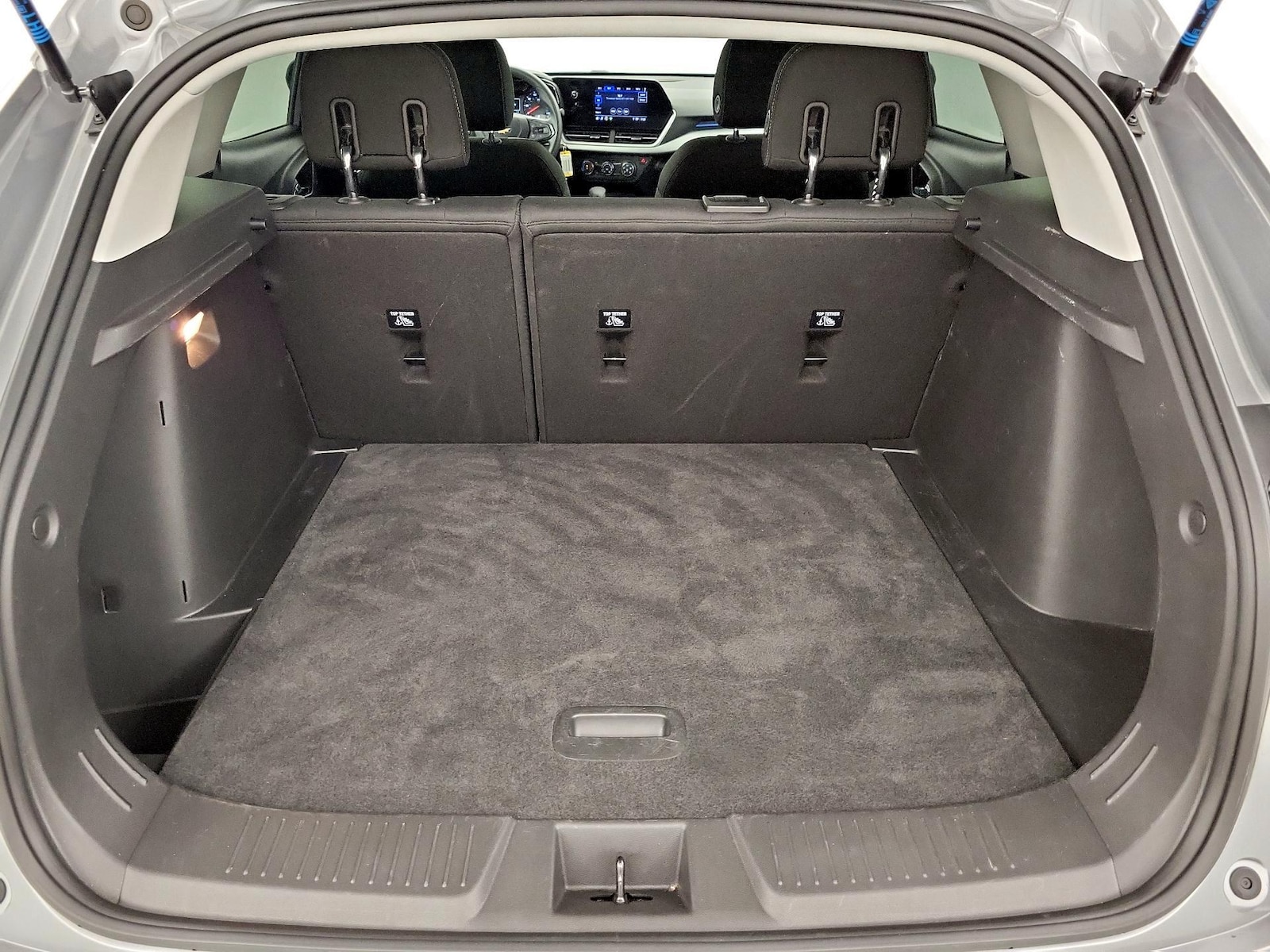 2025 Chevrolet Trax LS - Photo 21