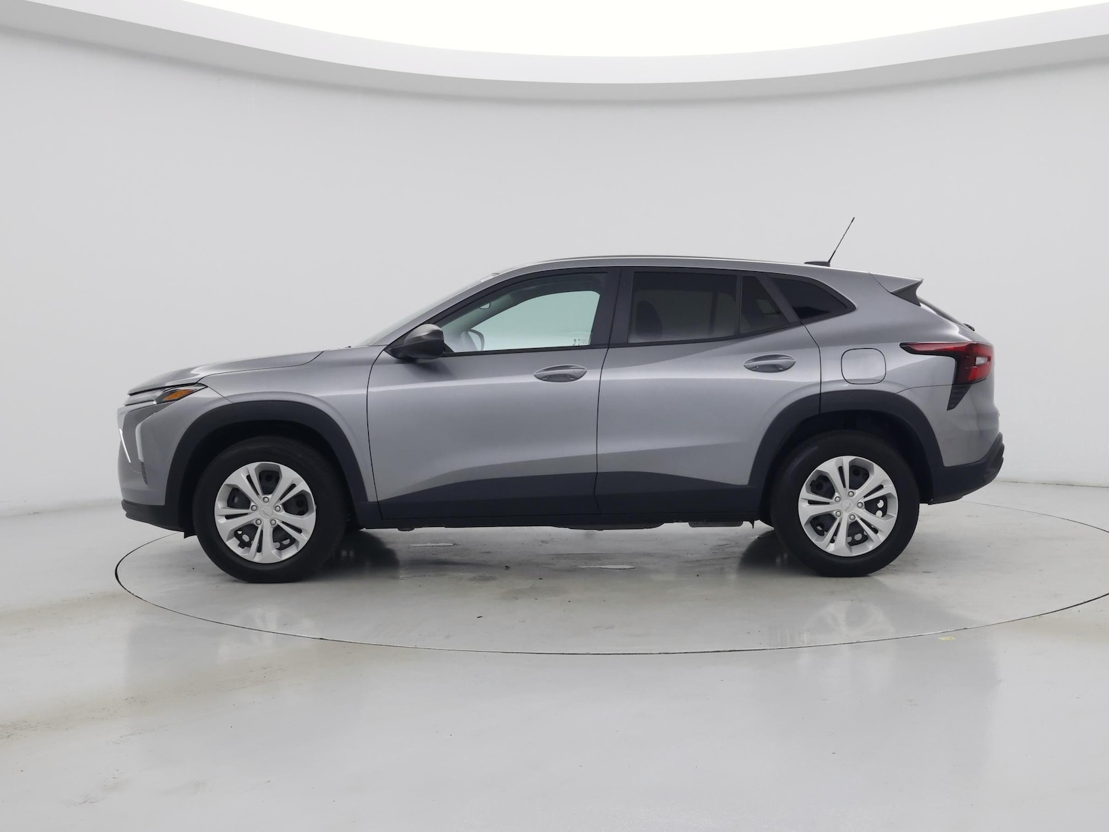 2025 Chevrolet Trax LS - Photo 4
