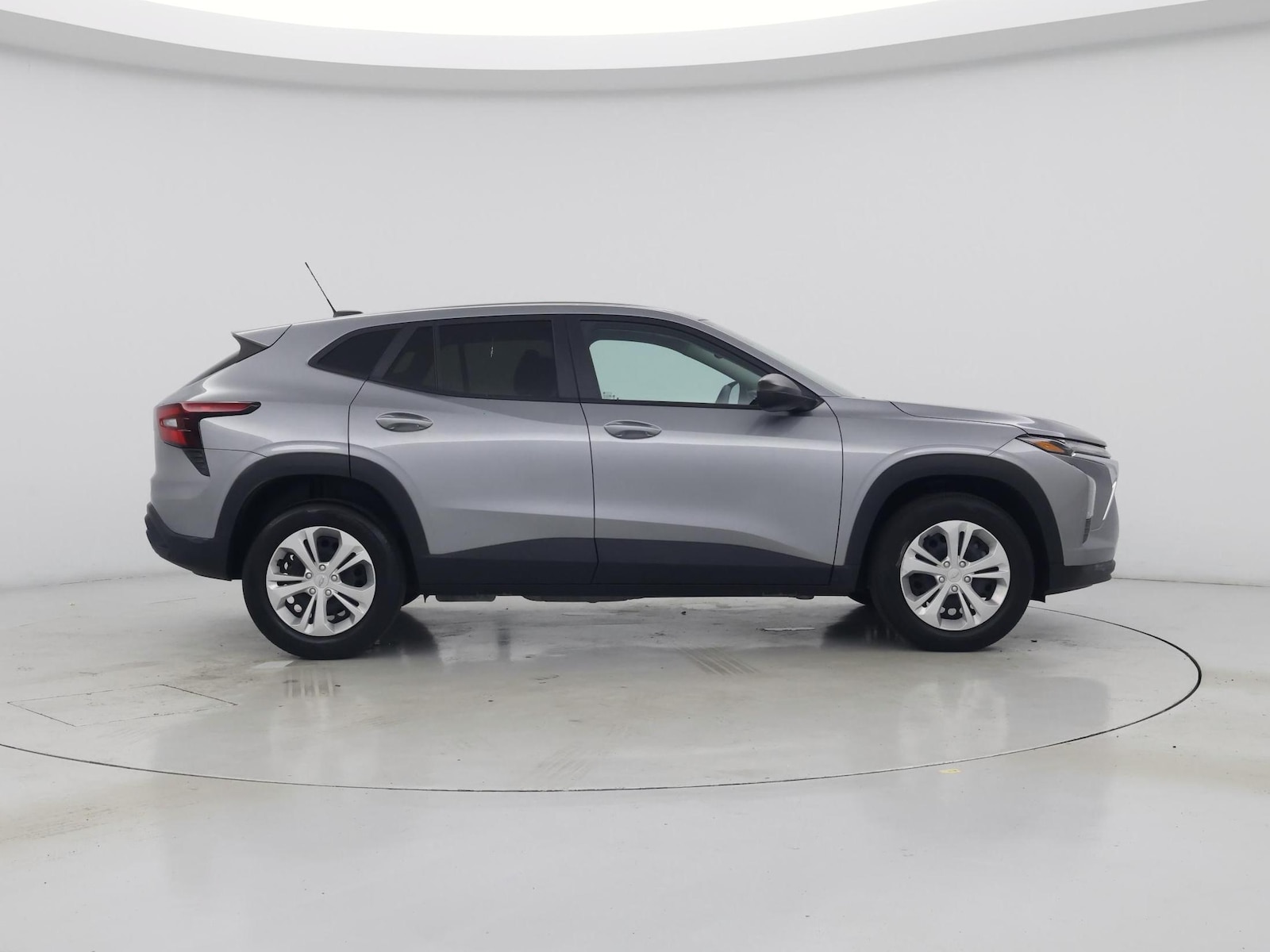 2025 Chevrolet Trax LS - Photo 8