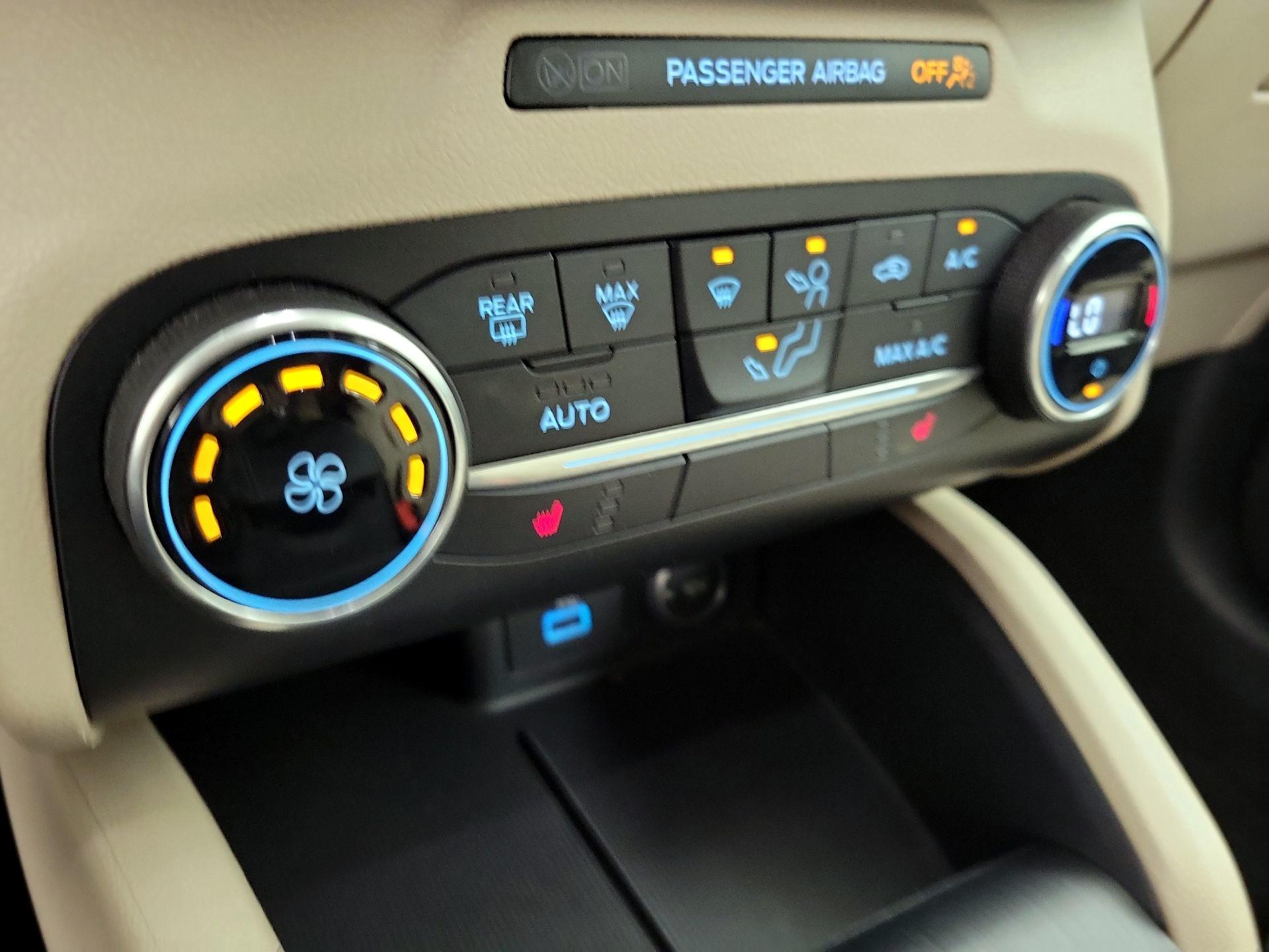Thumbnail: 2020 Ford Escape - 16