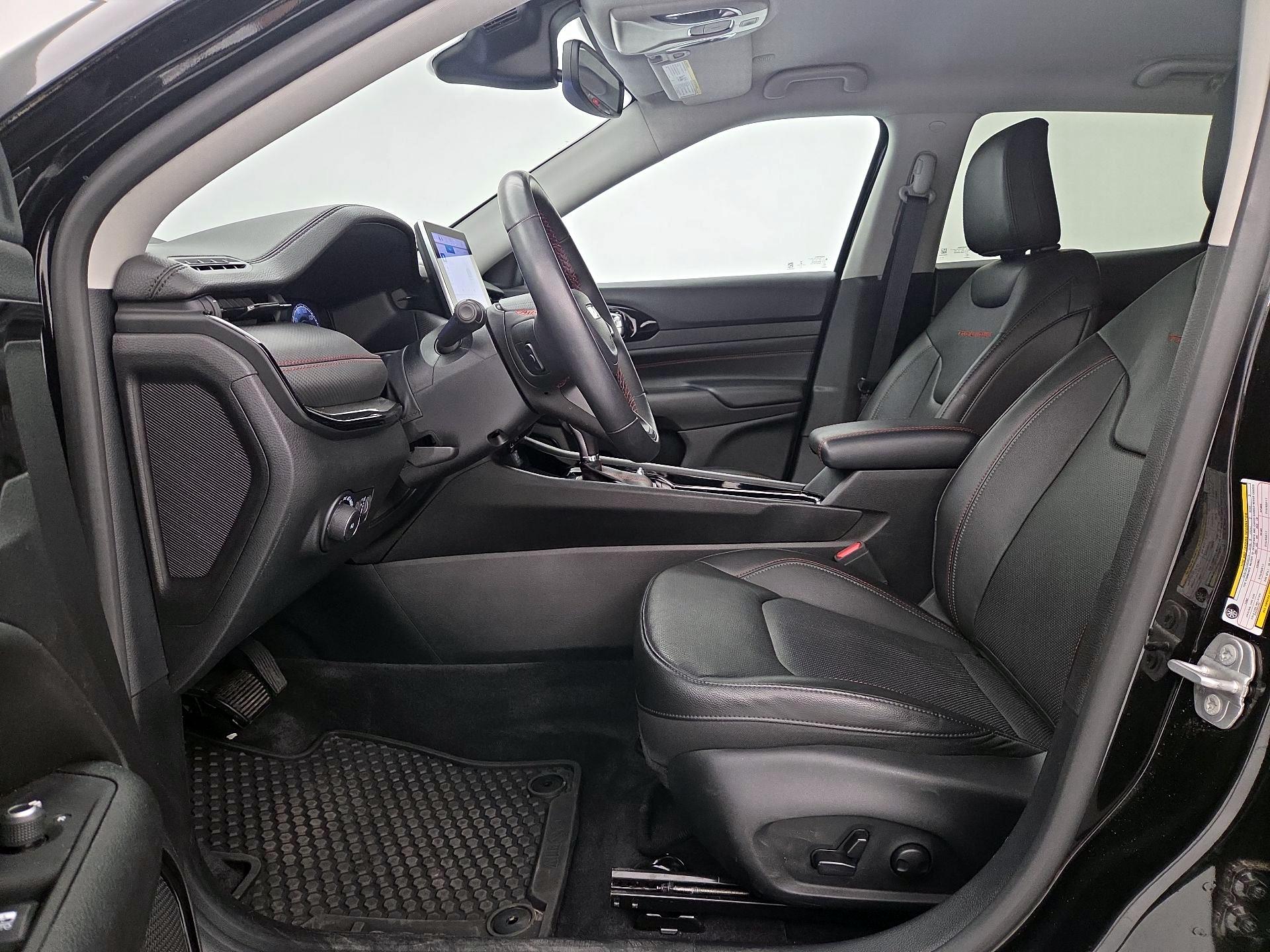 Thumbnail: 2022 Jeep Compass - 11