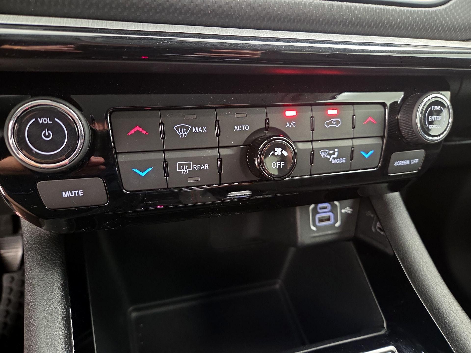 Thumbnail: 2022 Jeep Compass - 17