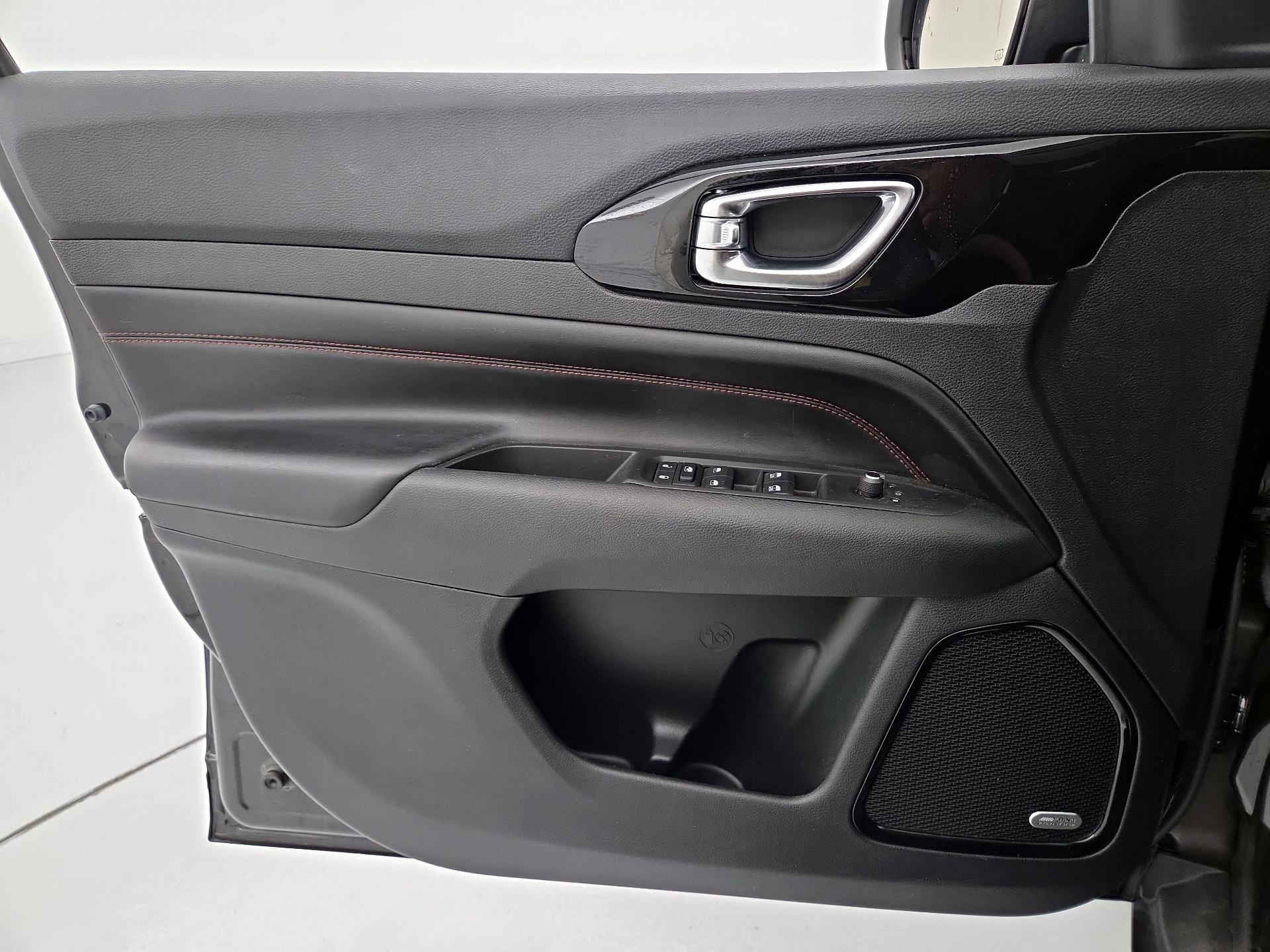 Thumbnail: 2022 Jeep Compass - 12