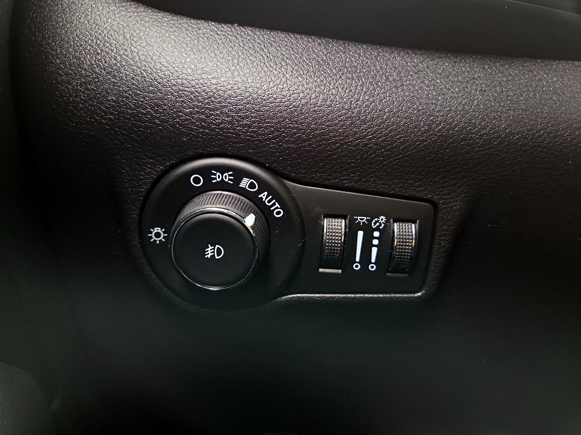 Thumbnail: 2022 Jeep Compass - 13