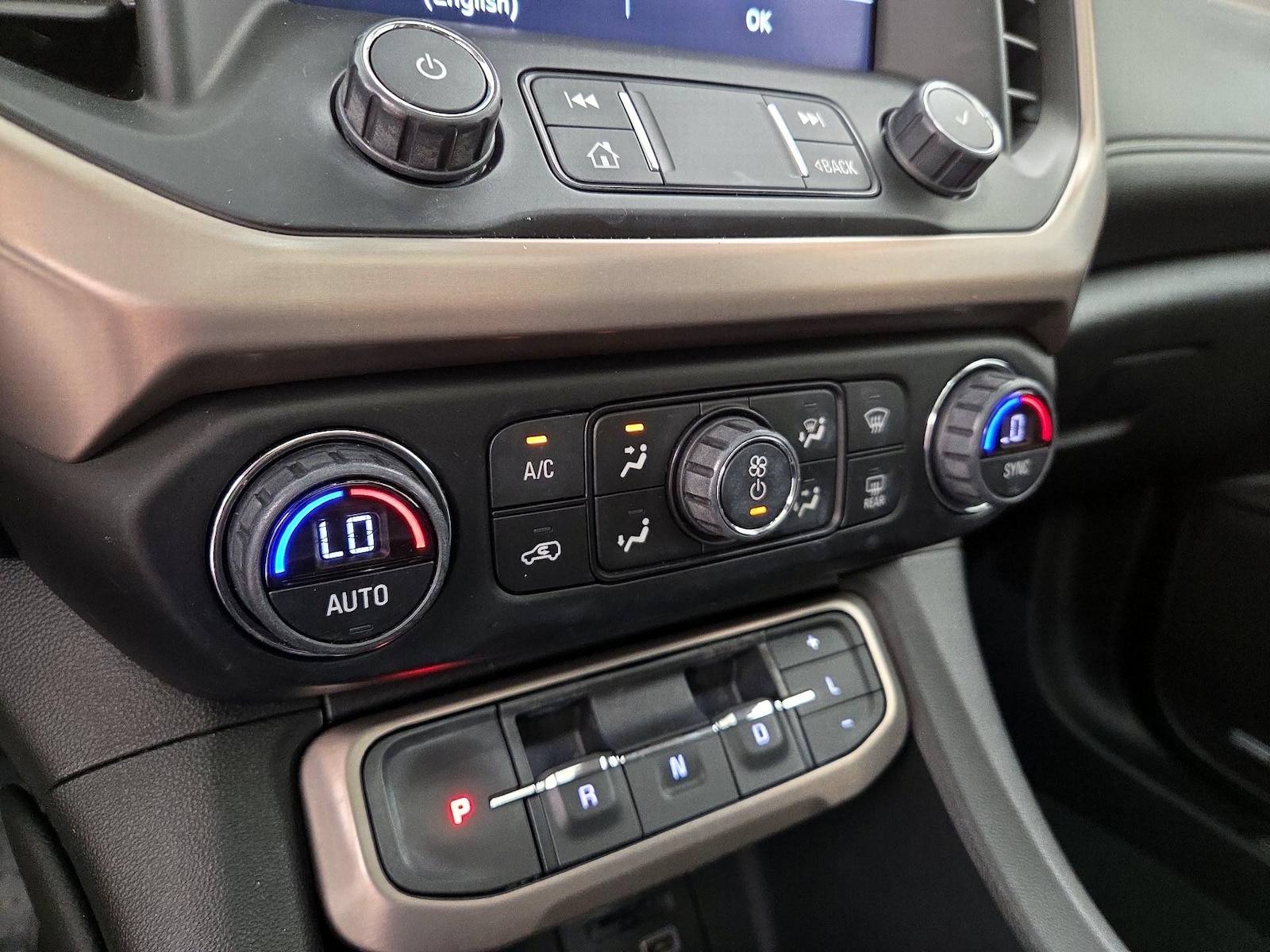 2021 GMC Acadia Denali - Photo 17